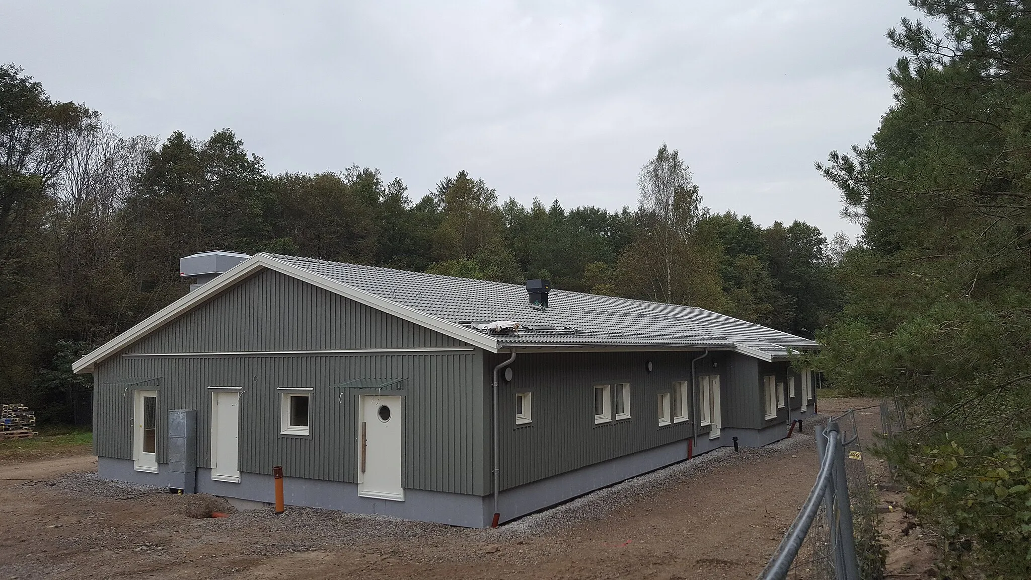 Photo showing: Förskolan Fröet 2021-09-11 under uppbyggnad. Rönnvägen , Järna, Södertälje kommun
