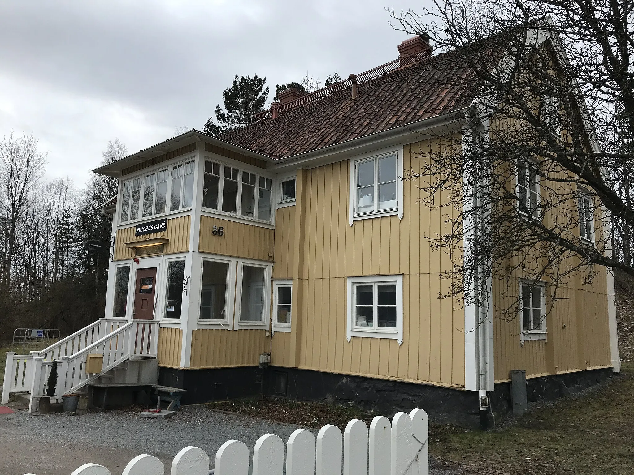 Photo showing: Gamla Apoteket Hammarby, Upplands Väsby, den 15 mars 2020.