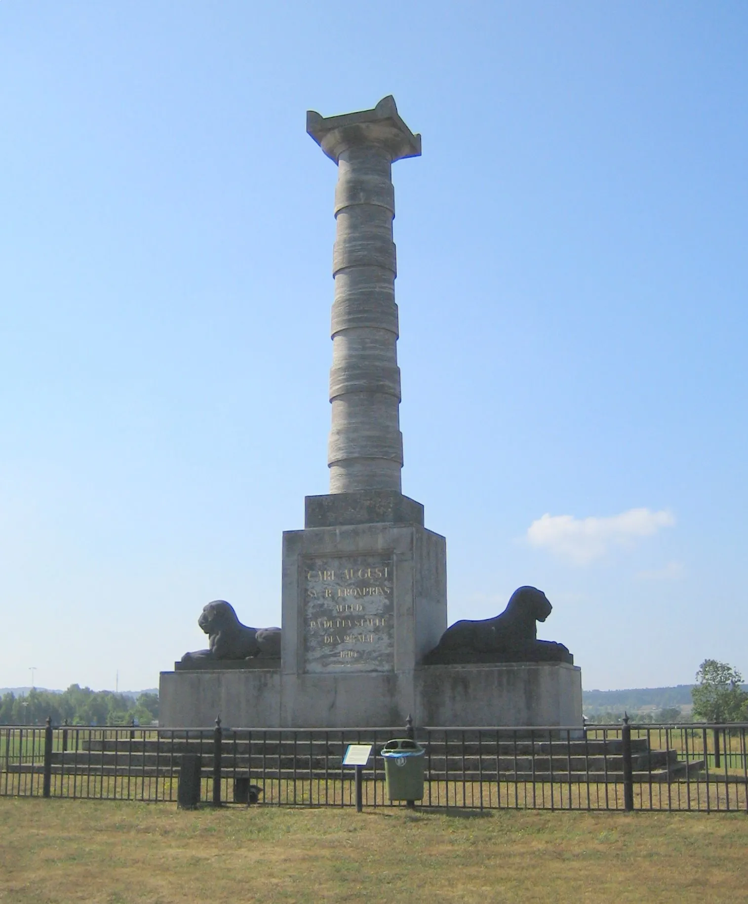 Photo showing: The monument in Kvidinge, Scania, Sweden. It commemorates the death of prince Carl August 1810.