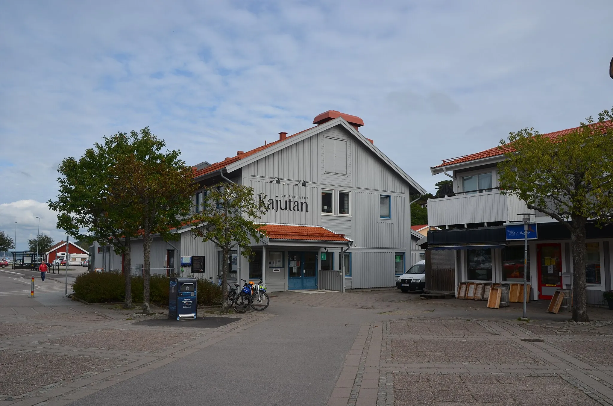 Photo showing: Library and Community House Kajutan, Henån, Orust Municipality, Sweden