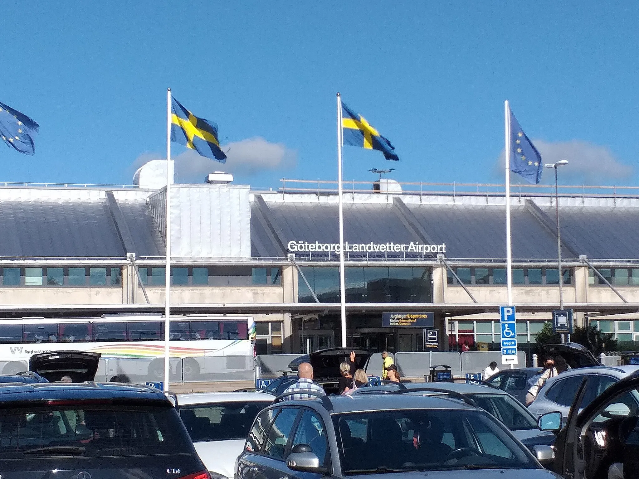 Photo showing: Entrance of Gothenburg Landvetter Airport