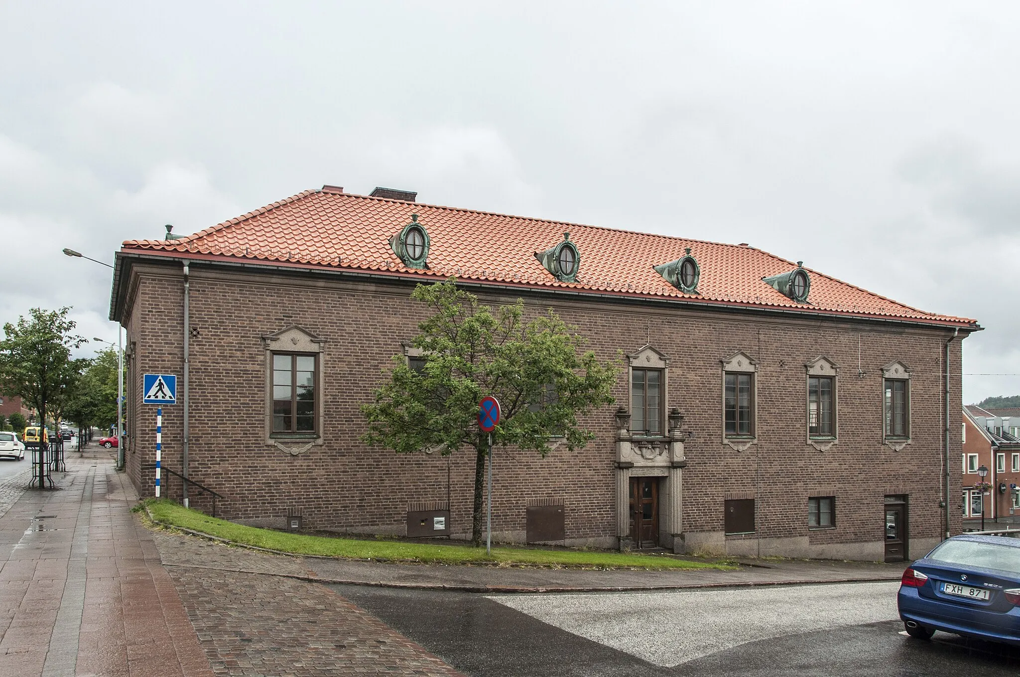 Photo showing: Persien 1, Järnvägsgatan 1 Ulricehamn. Ursprungligen Ulricehamns sparbank. Byggnadsår 1921. Arkitekt Ernst Torulf