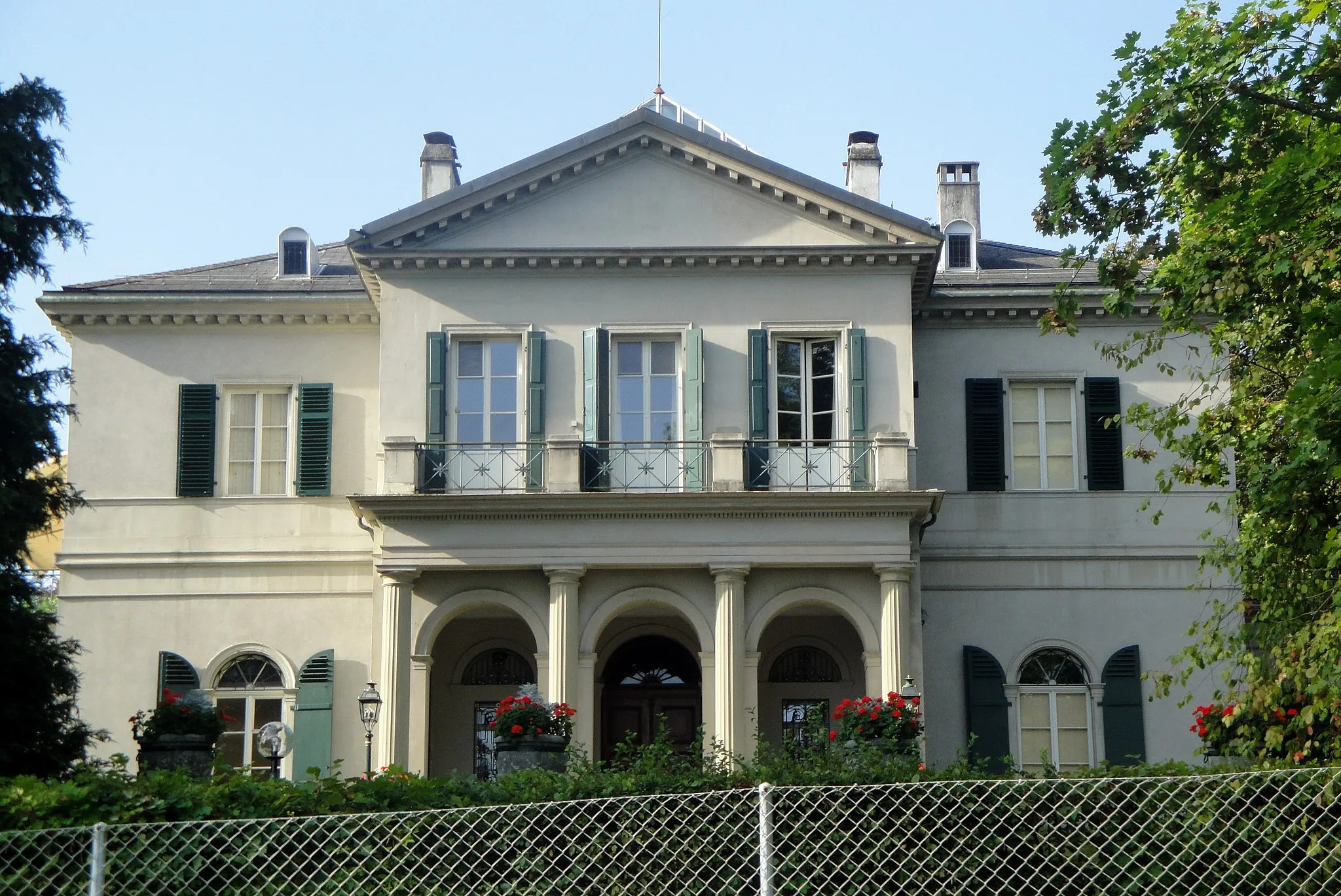 Photo showing: Bern, Villa Morillon. Von Johann Daniel Osterrieth (* 9. Oktober 1768 in Straßburg, Elsass; † 25. Juli 1839 in Bern) war ein Architekt des Klassizismus. Er war Berner Stadtbaumeister.