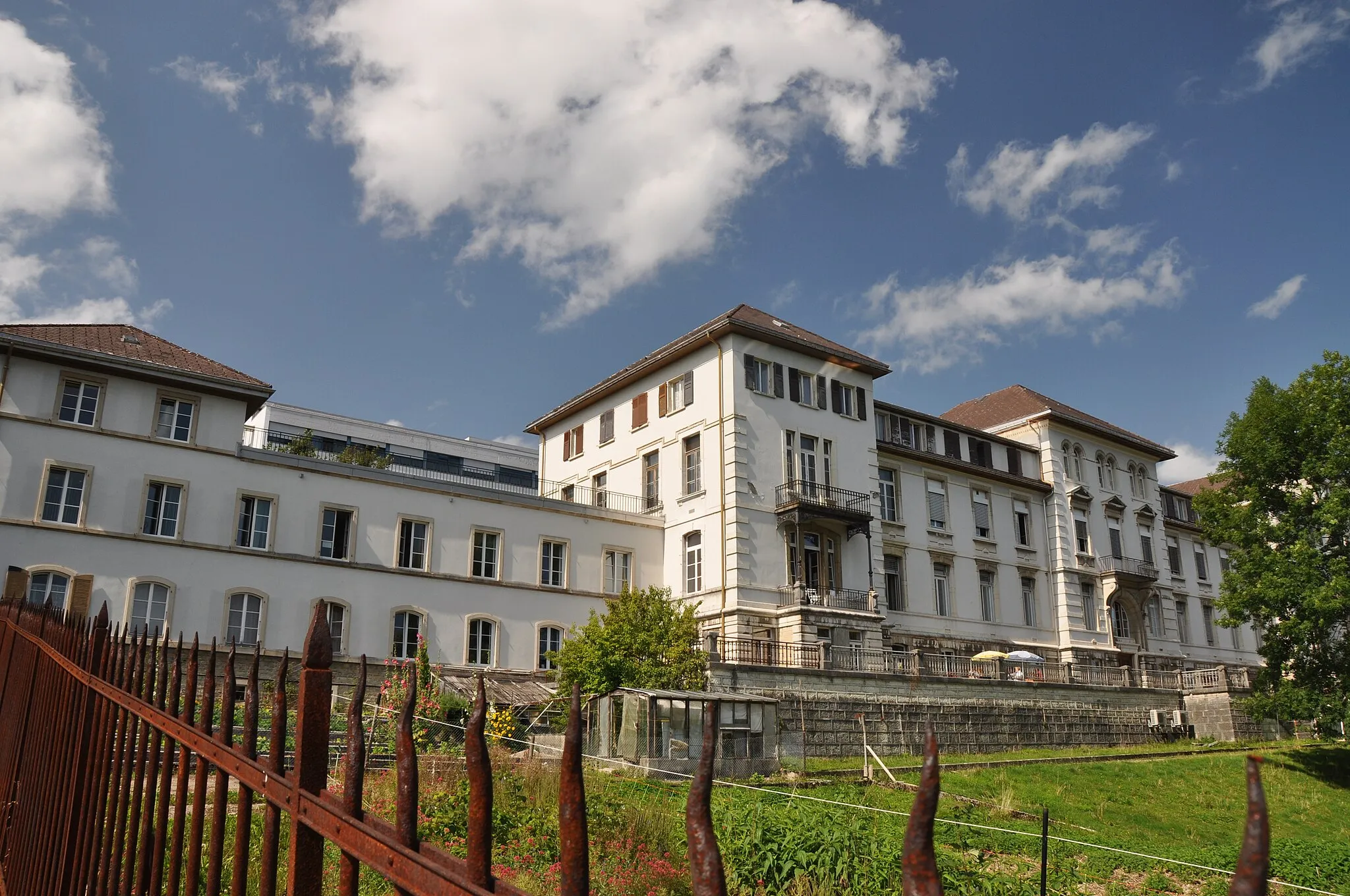 Photo showing: The Domaine de Arbres (Hospital) in the town of La Chaux de Fonds