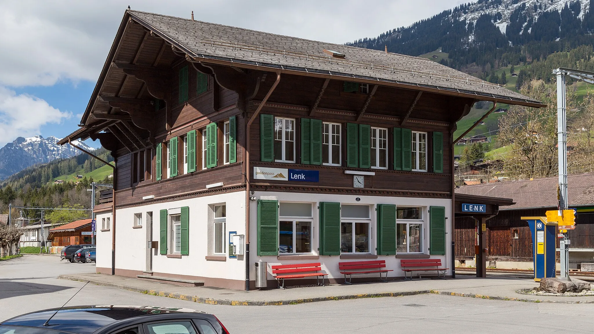 Photo showing: Lenk railway station of Montreux-Oberland bernois railway. Canton of Berne, Switzerland.