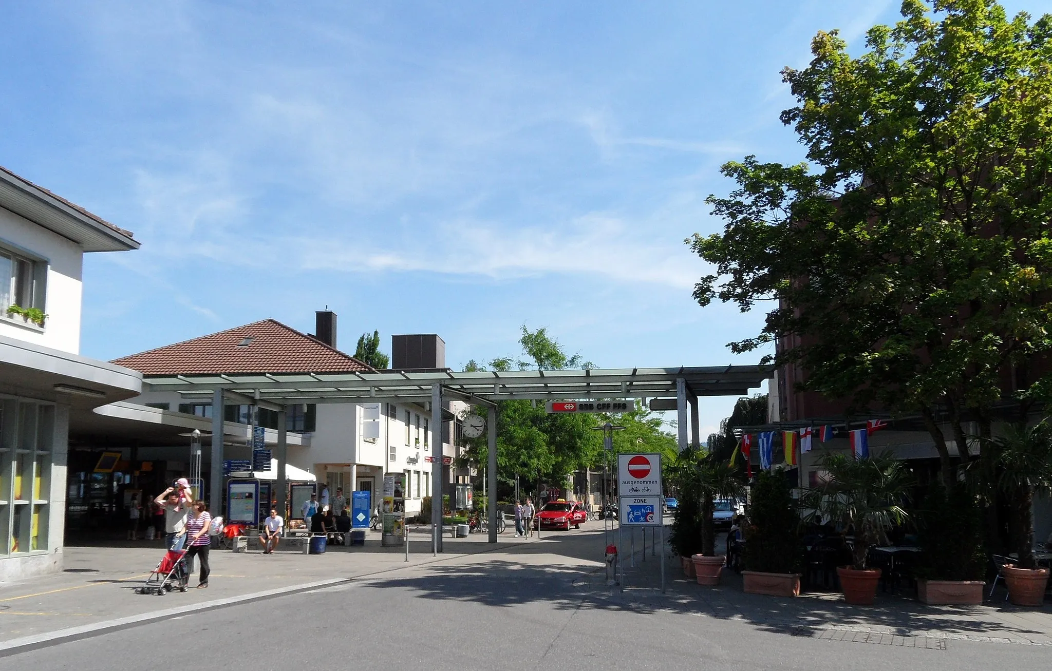 Photo showing: Railway station of Lyss, canton of Bern, Switzerland.