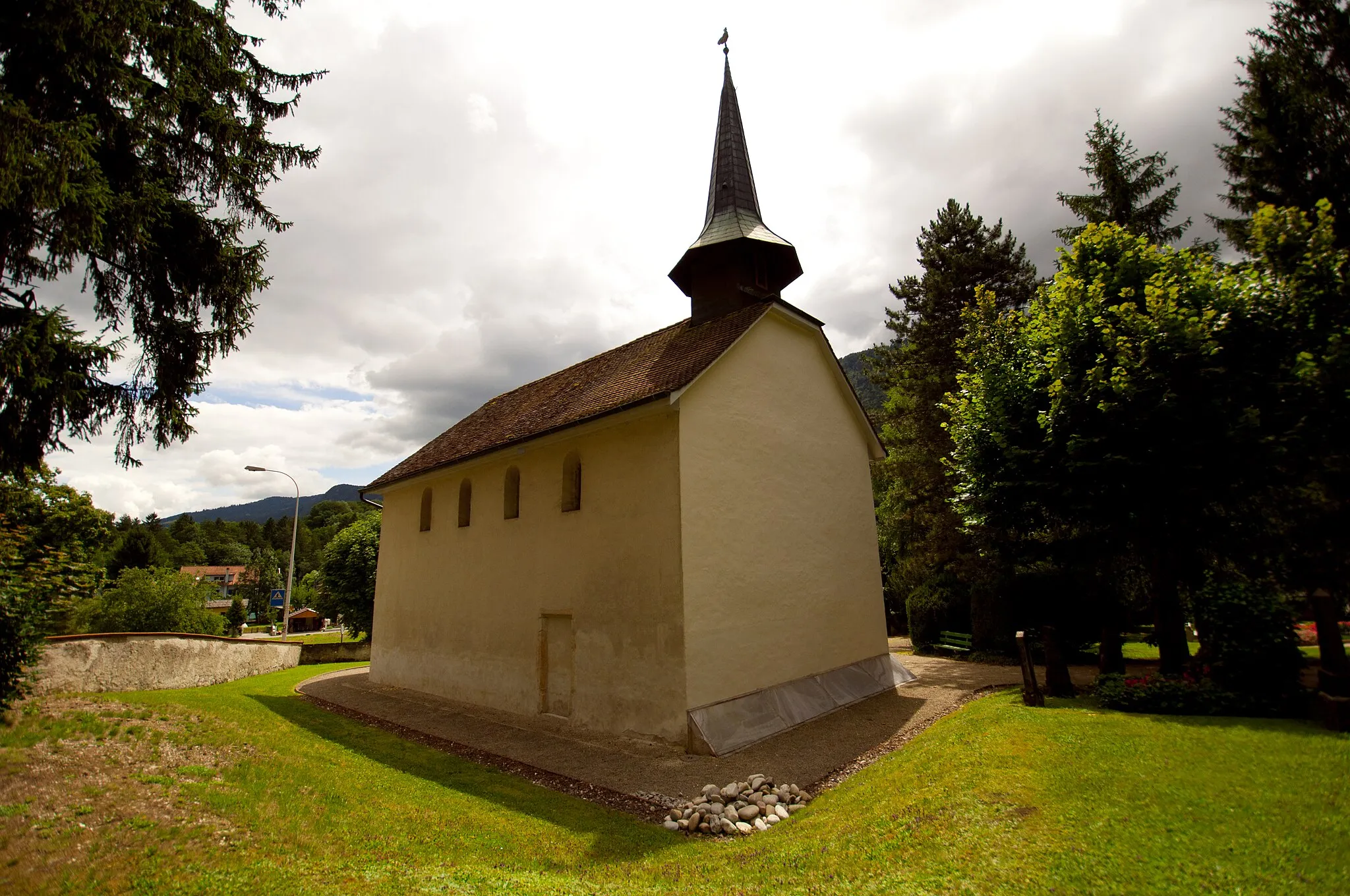 Photo showing: Kapelle von Chalières mit Friedhof