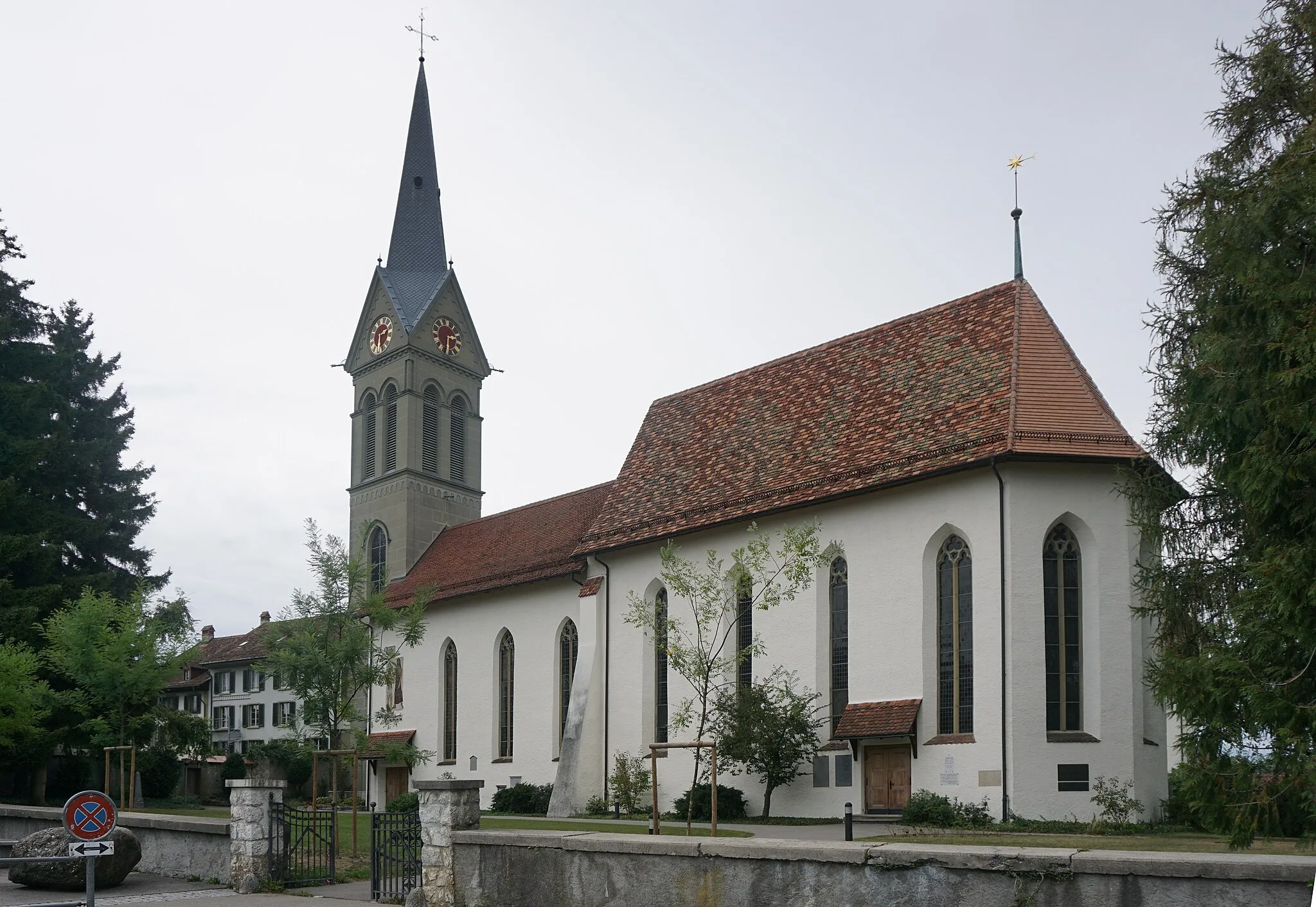 Photo showing: Kirche Münchenbuchsee von Südost.