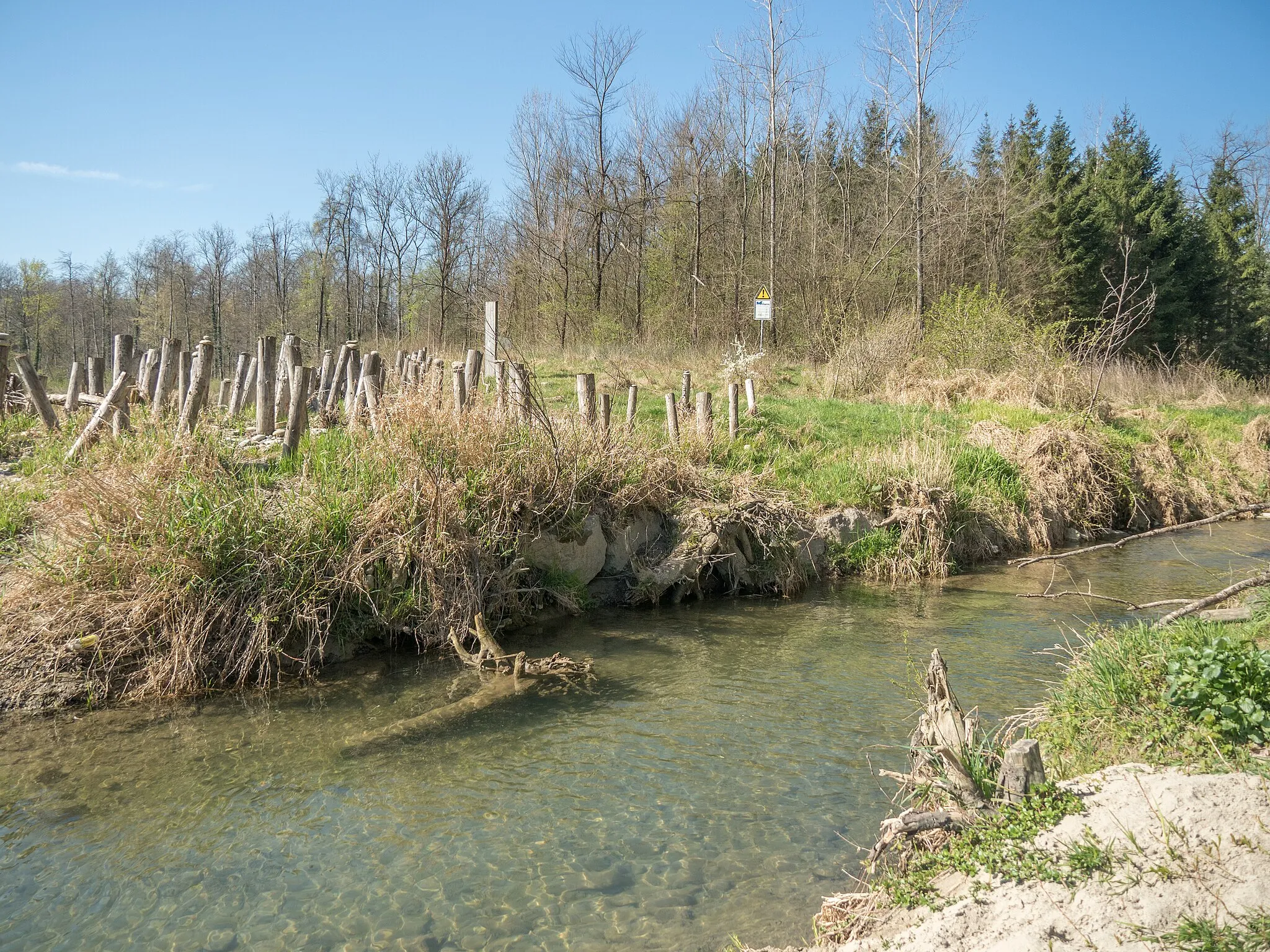 Photo showing: Stegbach River Mouth into the Alte Aare, Obergösgen, Canton of Solothurn, Switzerland