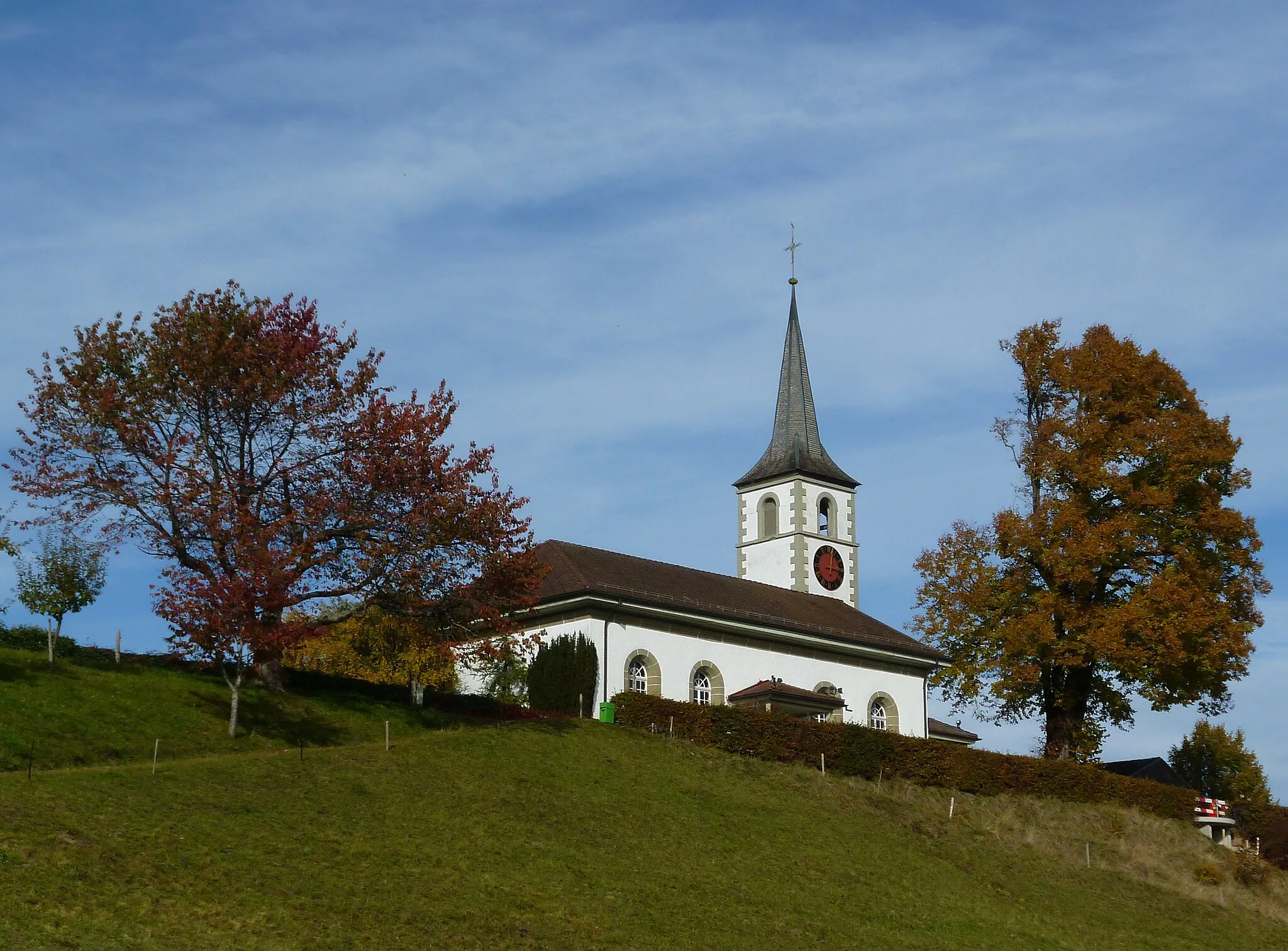 Photo showing: Kirche Rüschegg vom Pfarrhaus aus. Von Johann Daniel Osterrieth (* 9. Oktober 1768 in Straßburg, Elsass; † 25. Juli 1839 in Bern) war ein Architekt des Klassizismus. Er war Berner Stadtbaumeister.