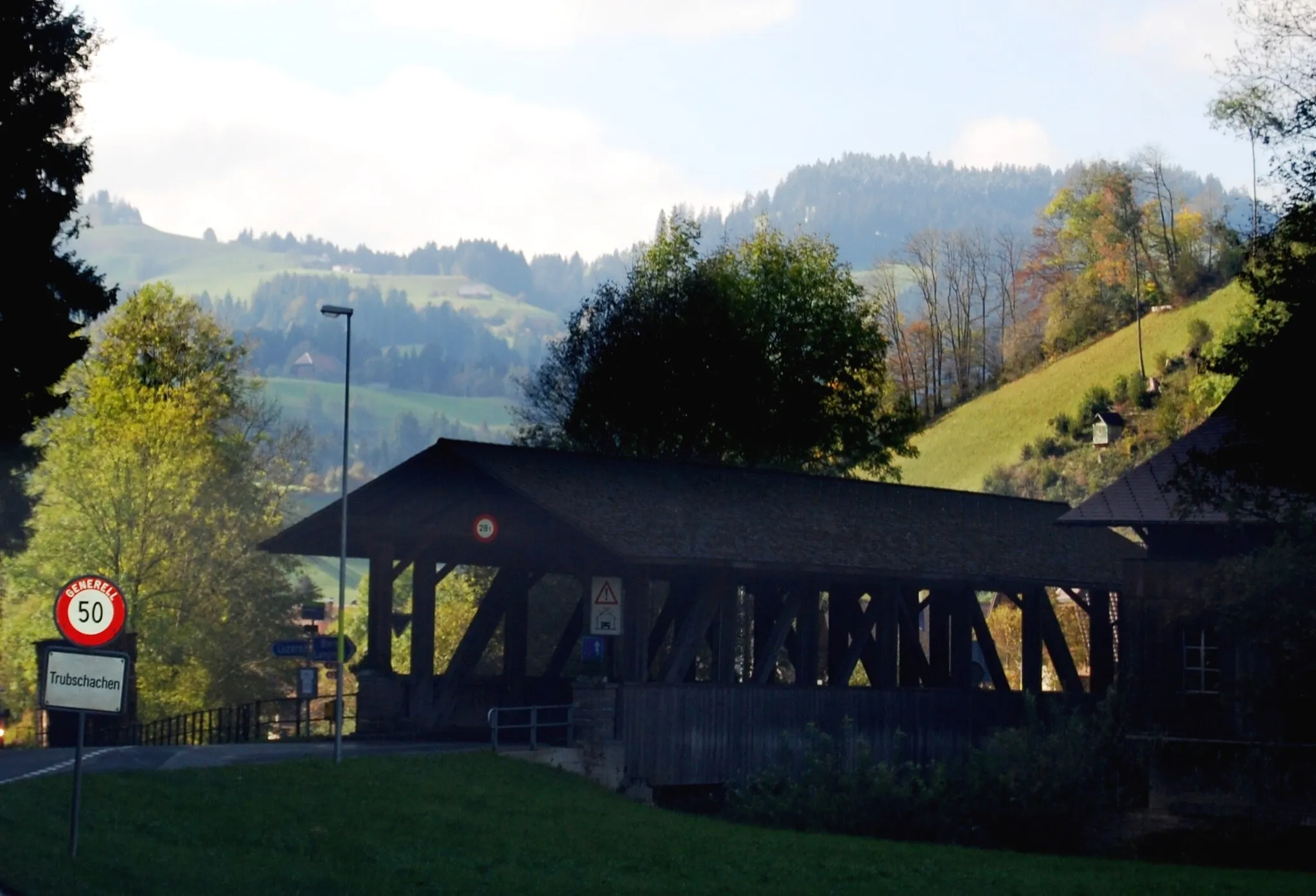 Photo showing: Wooden bridge over Trub at Trubschachen, canton of Bern, Switzerland