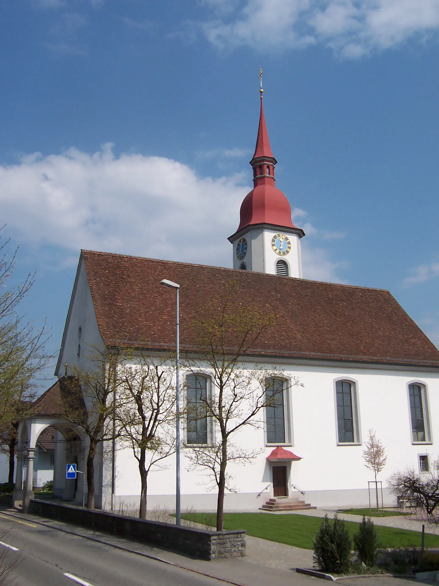 Photo showing: Pfarrkirche St.Nikolaus in Auw, Kanton Aargau, Schweiz (Südansicht)