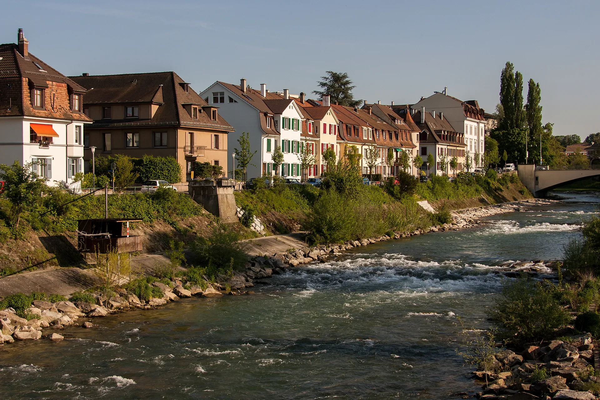 Photo showing: Birs kurz vor der Mündung in den Rhein in Birsfelden (BL)