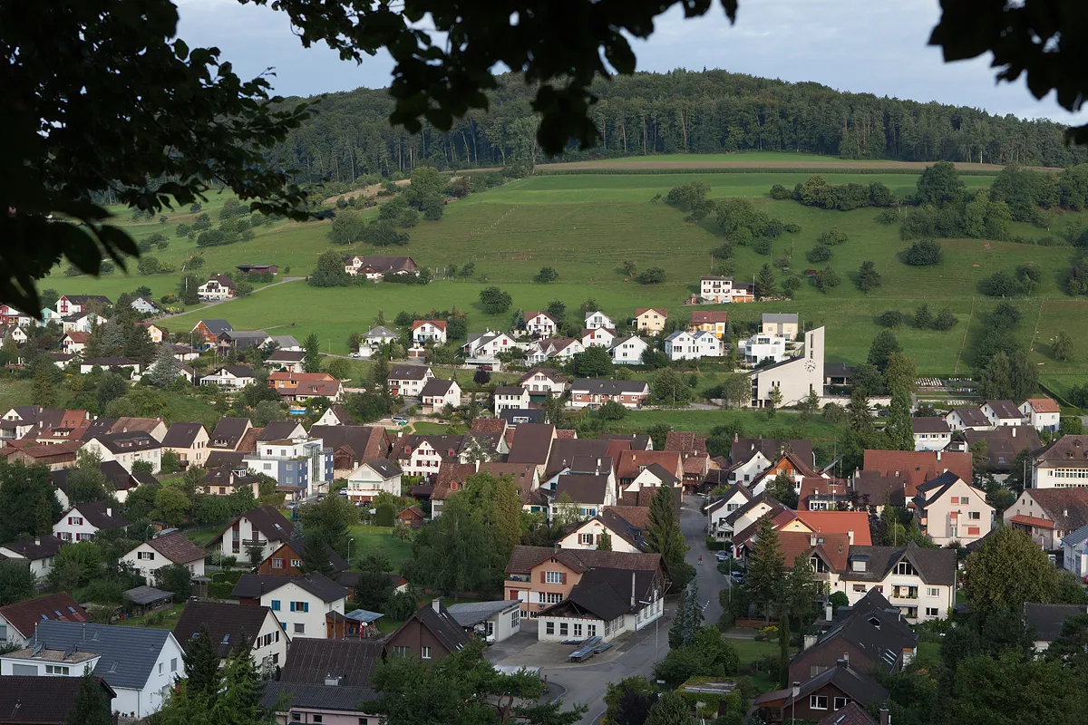 Photo showing: Bubendorf mit Blick zur Reformierten Kirche