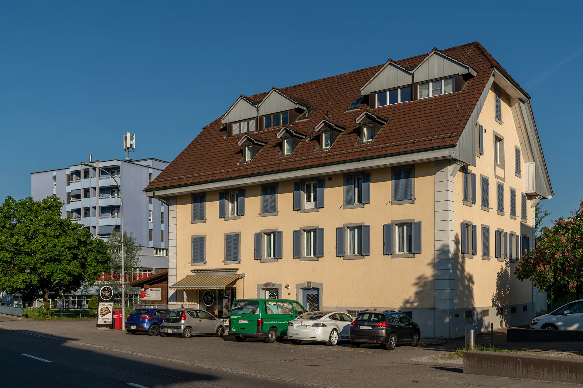 Photo showing: Ehem. Mühle in Dottikon (AG). Heute Bäckerei-Konditorei mit Café.