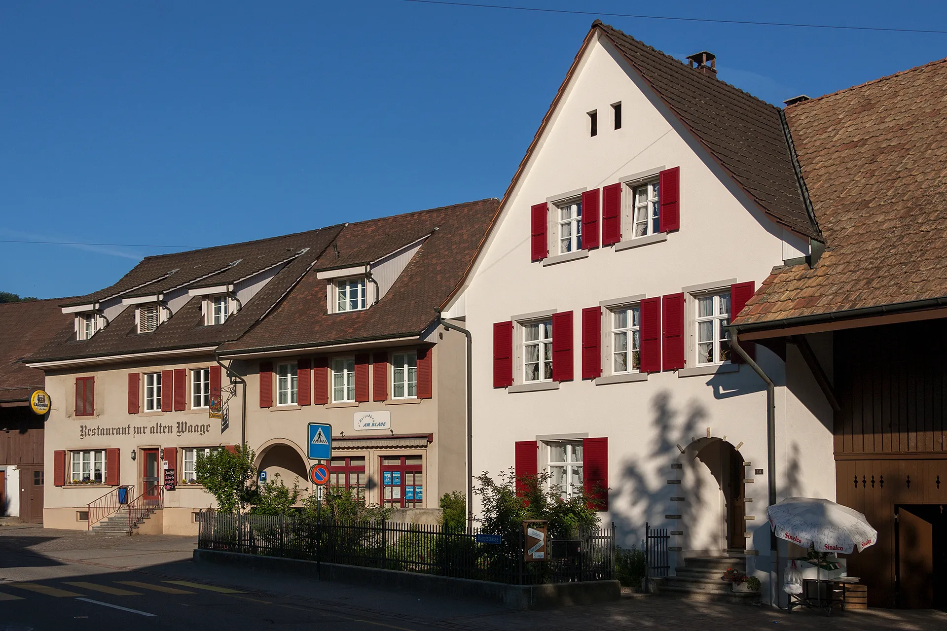 Photo showing: Gebäudeensemble im Dorfzentrum von Ettingen (BL)