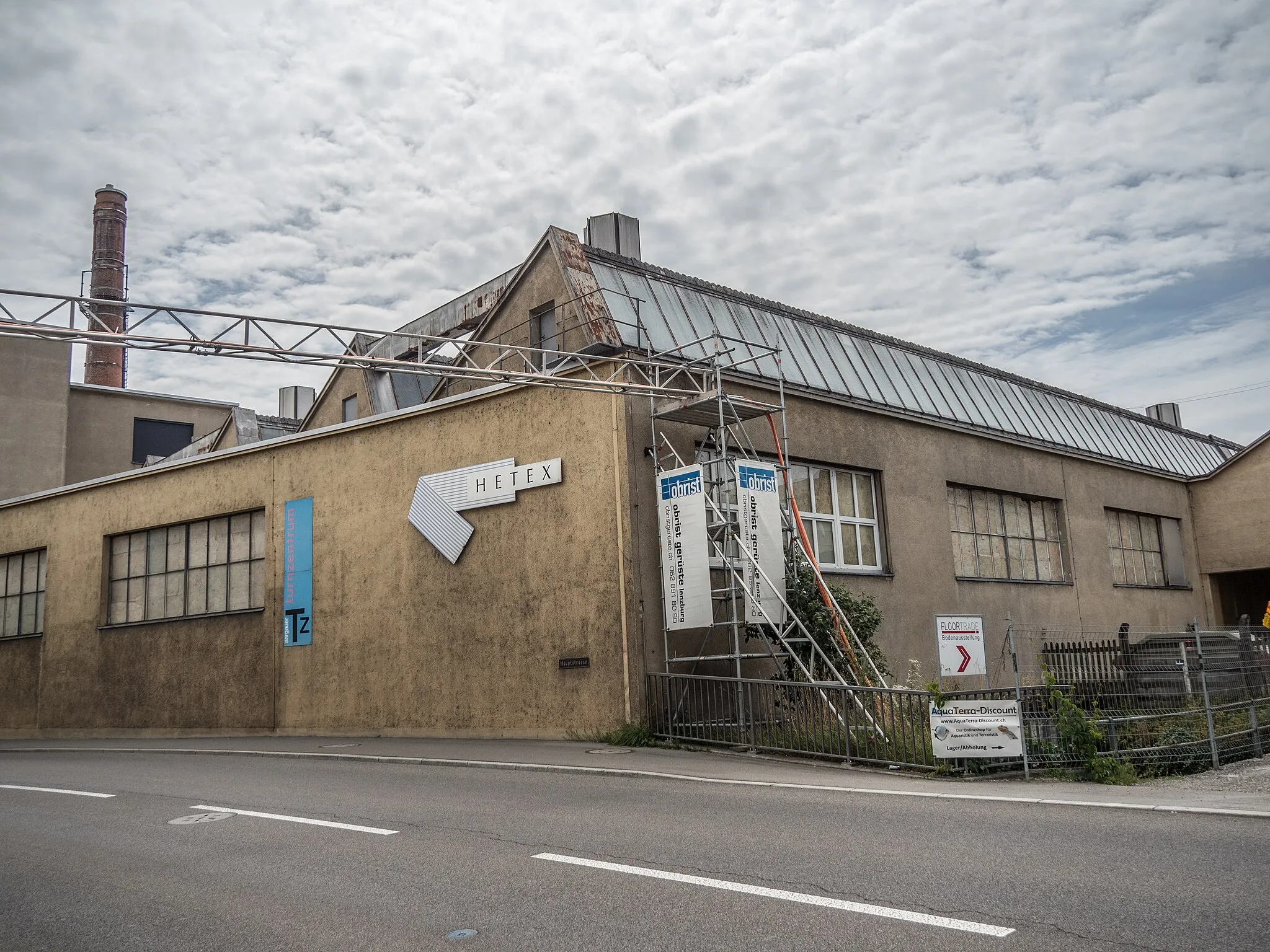 Photo showing: Building over the Aabach Stream, Niederlenz, Canton of Aargau, Switzerland