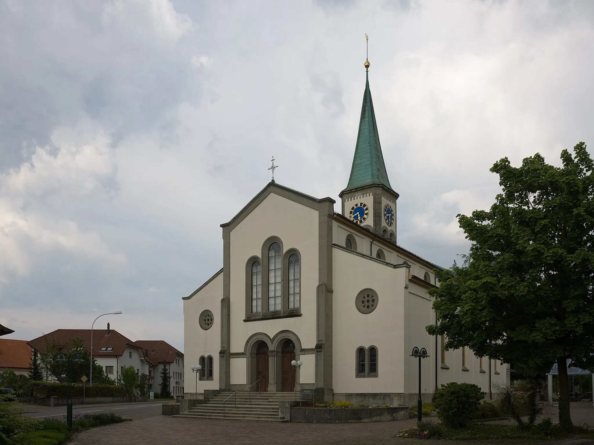Photo showing: Die Kirche Oberentfelden von vorne gesehen Architekt Ferdinand Stadler