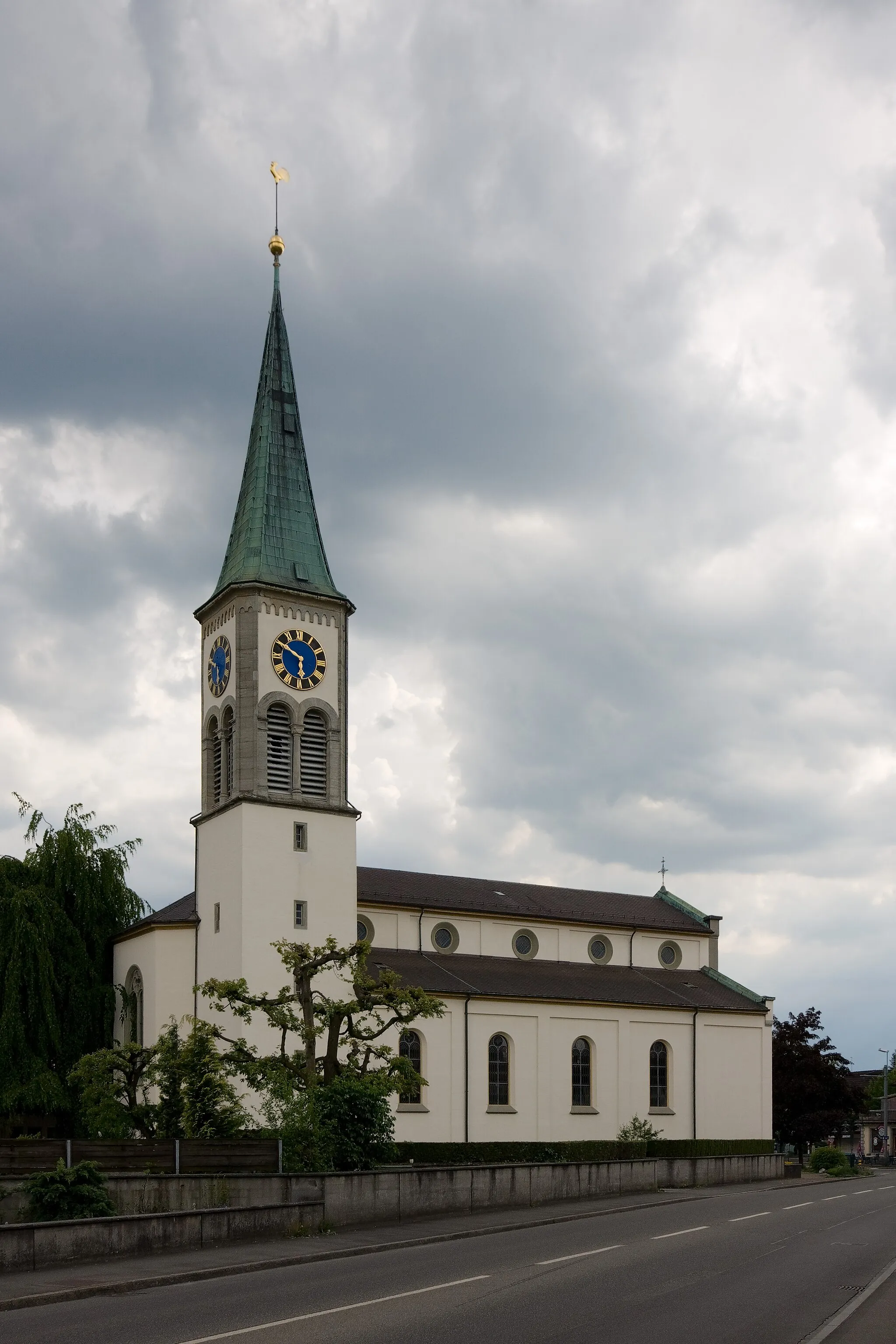 Photo showing: Die Kirche Oberentfelden von der Strasse gesehen Architekt Ferdinand Stadler