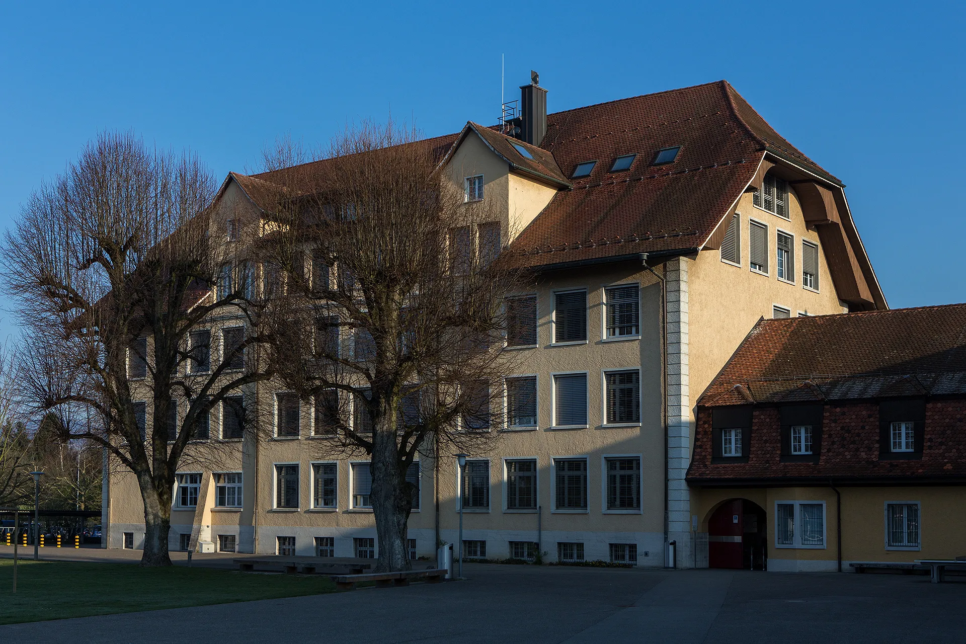 Photo showing: Realschulhaus in Oftringen (AG)