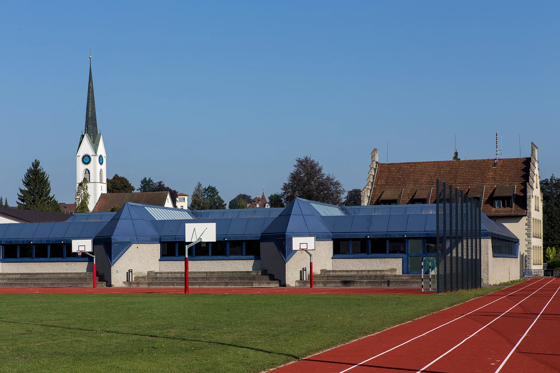 Photo showing: Kulturzentrum und Sportplatz in Seon (AG)