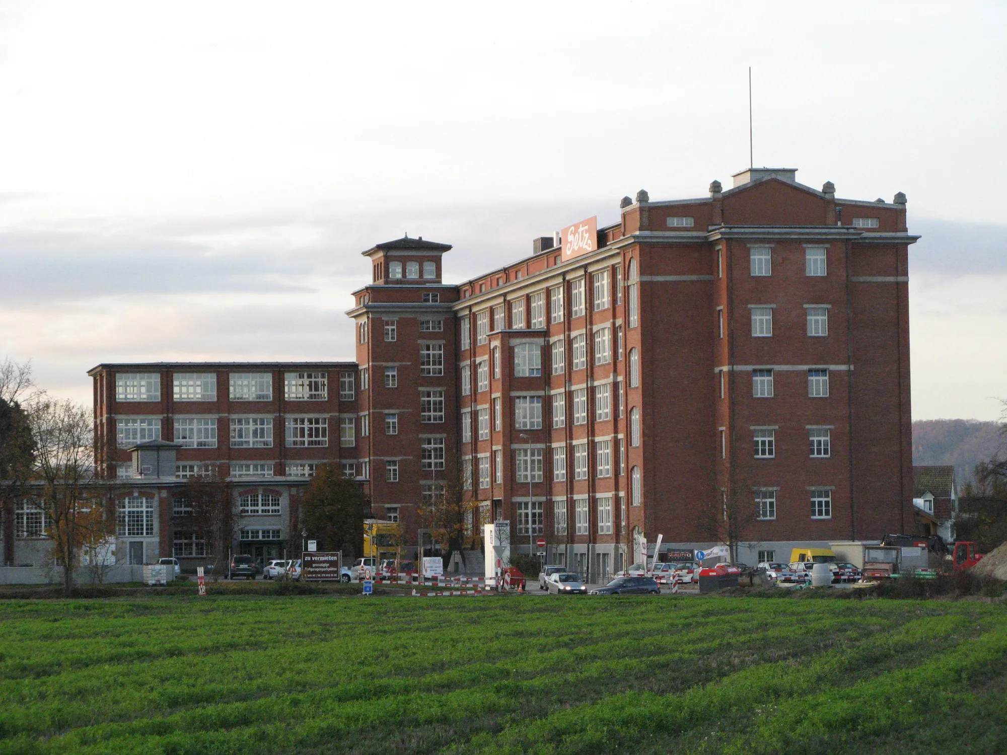 Photo showing: Ehemalige Schuhfabrik Bally beim Bahnhof Dottikon-Dintikon (Gemeinde Villmergen)