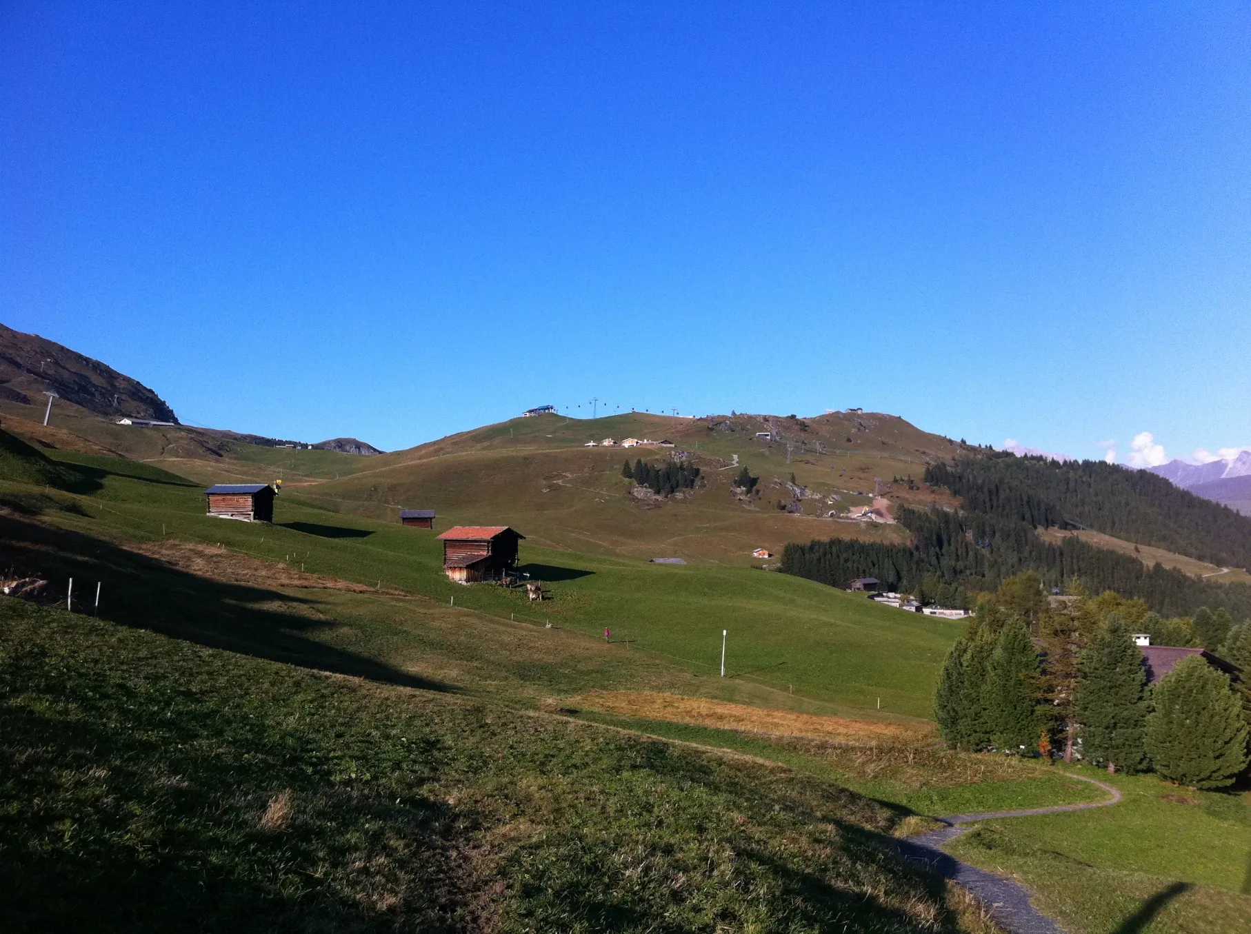 Photo showing: view from Inner-Arosa to Tschuggen ski-resort