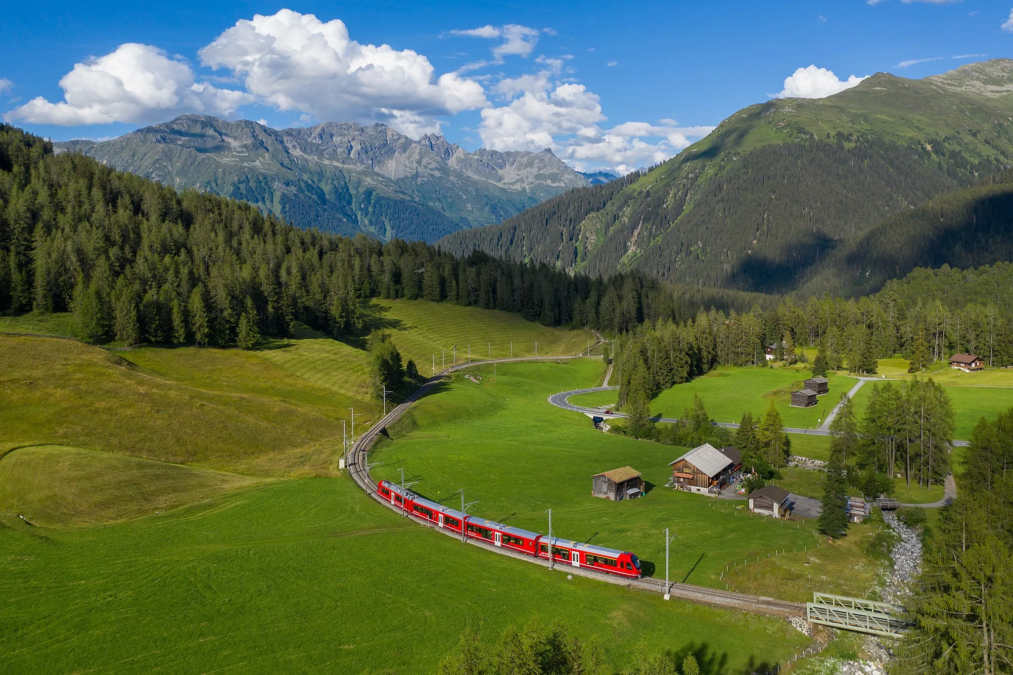 Photo showing: RhB ABe 4/16 "Capricorn" EMU between Davos Wolfgang and Davos Laret, Switzerland.