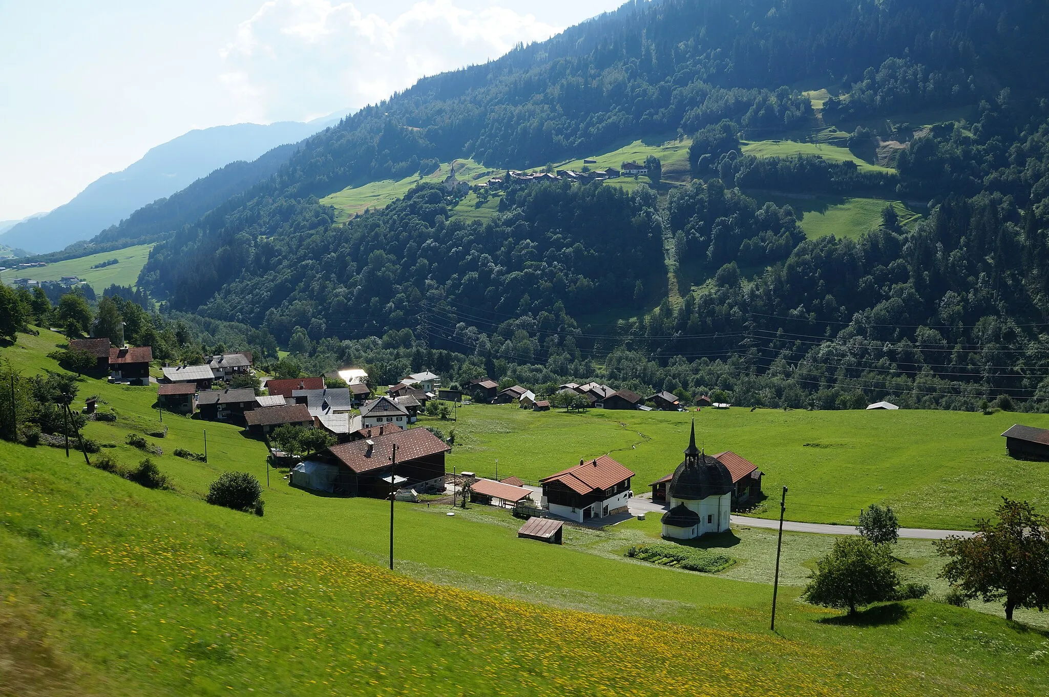 Photo showing: Disla and Cavardiras near Disentis, Switzerland