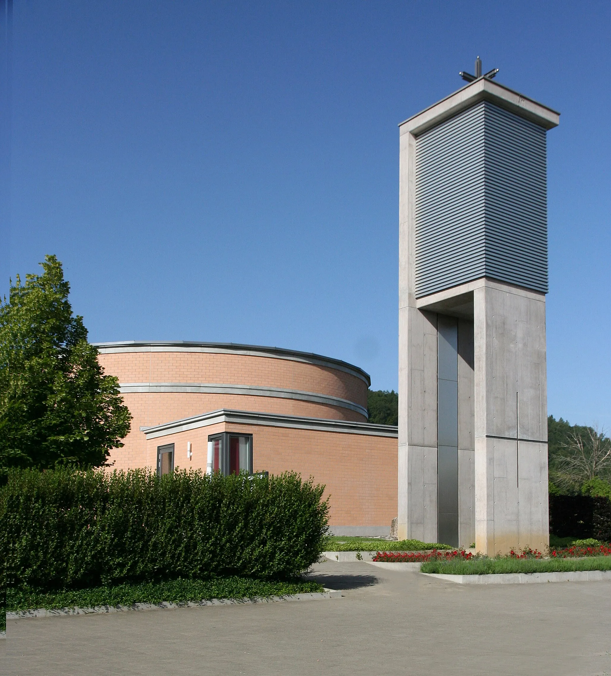 Photo showing: Römisch-katholische Kirche St. Leonhard Feuerthalen, Kirchturm
