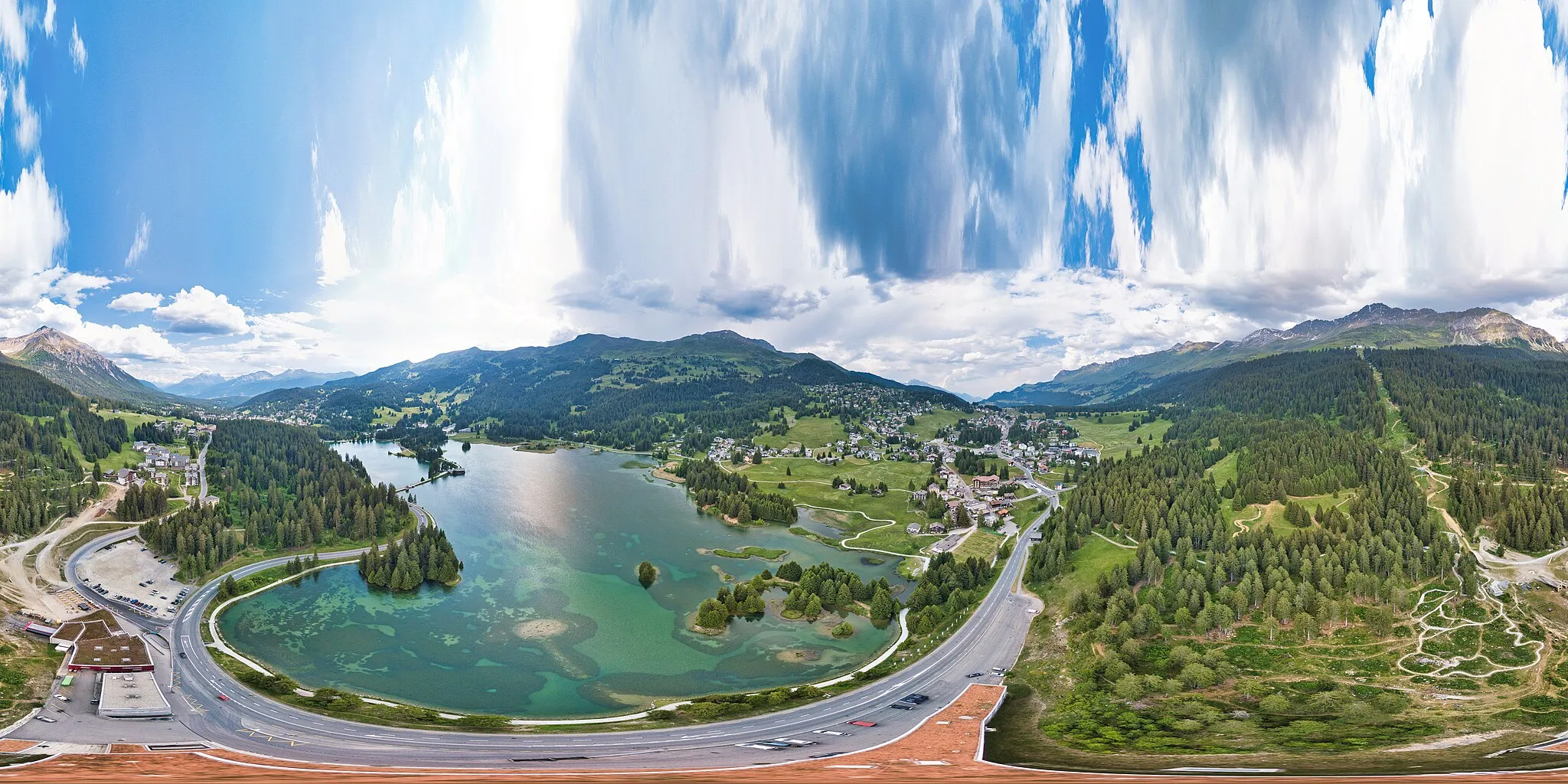 Photo showing: Lenzerheide von oben im Juni 2023