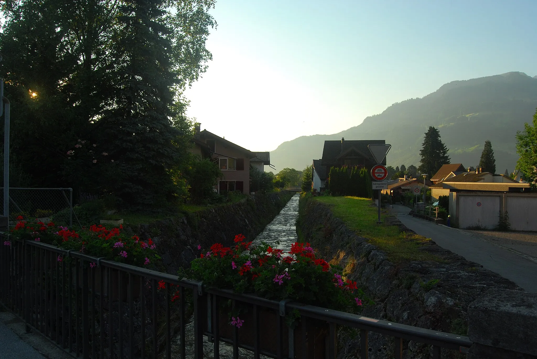 Photo showing: Village stream of Niederurnen, canton of Glarus, Switzerland