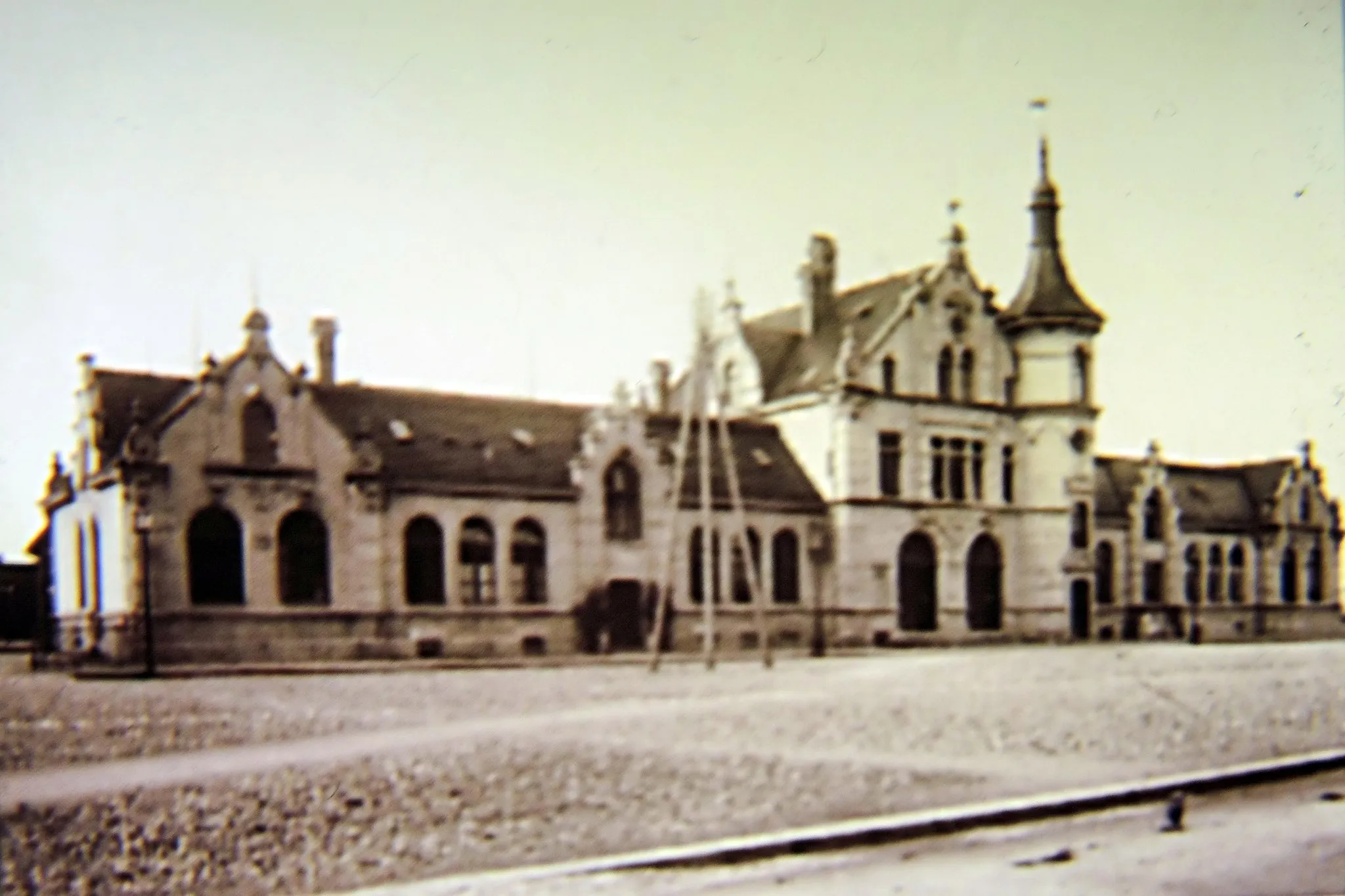 Photo showing: Bahnhof Rapperswil, Fotografie um 1895. Zentralbibliothek Zürich, Graph. Sammlung.