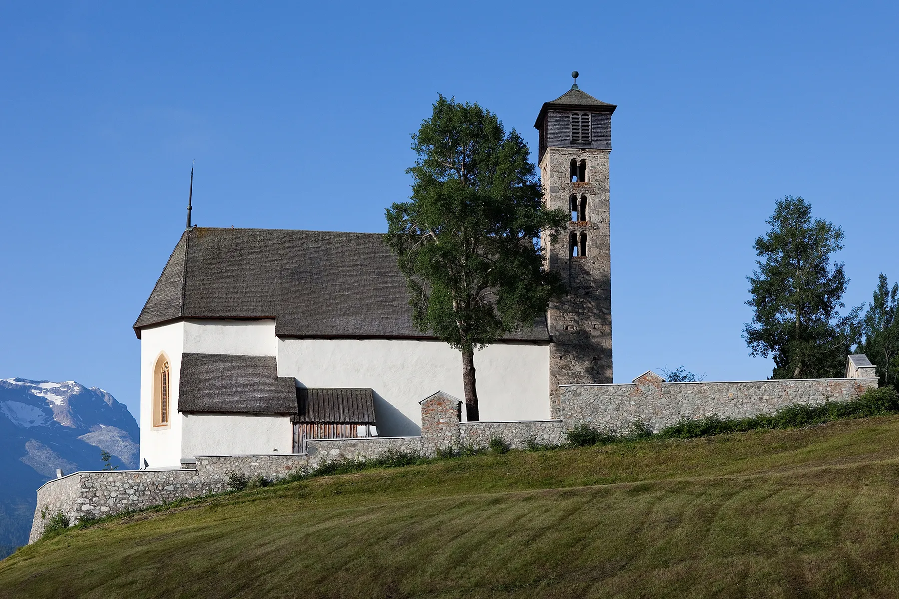 Photo showing: Alte Kirche San Pider (Baselgia veglia S. Peider) in Samedan (GR)
