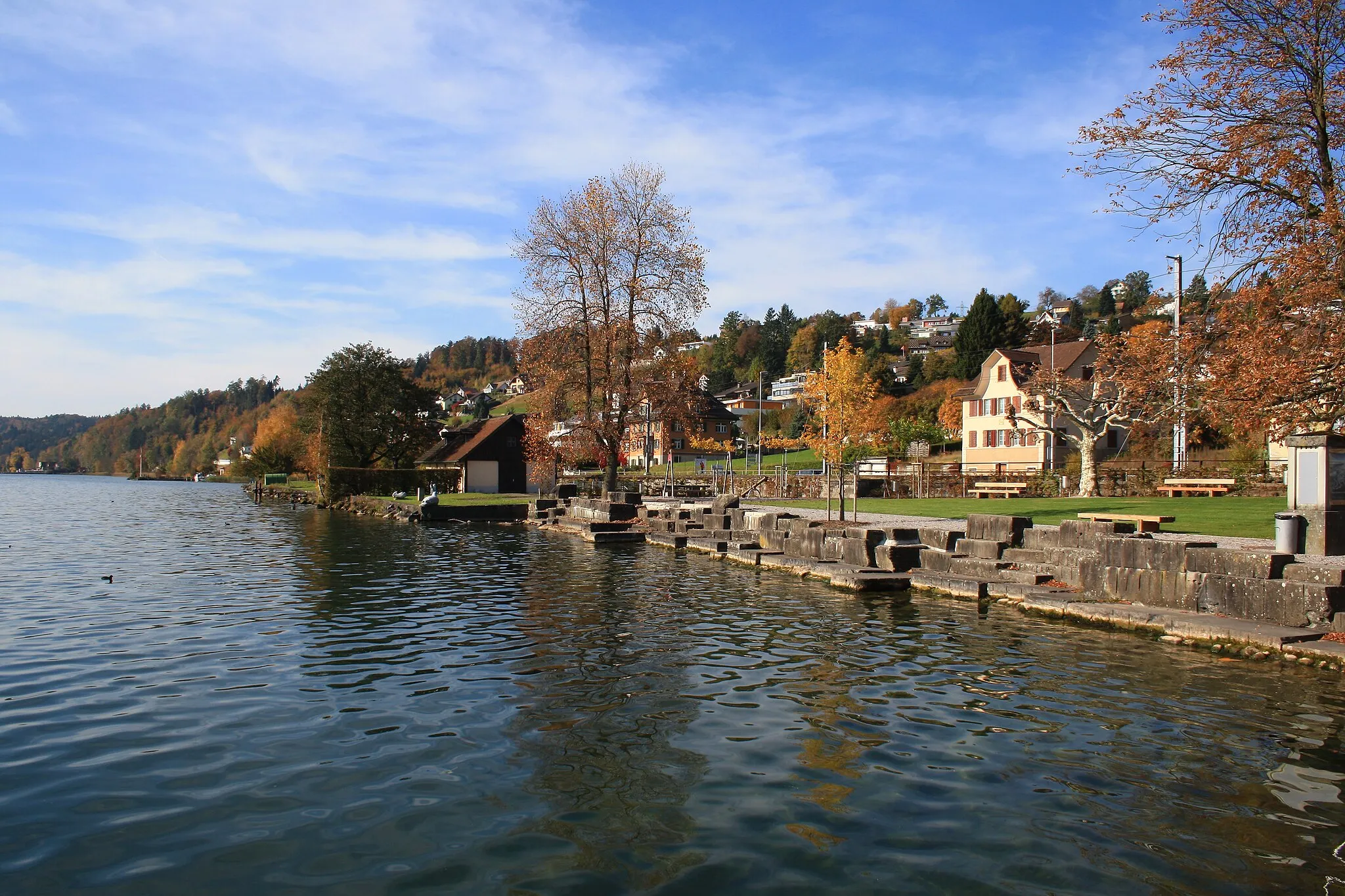 Photo showing: On Obersee (upper Lake Zürich) shore in Schmerikon