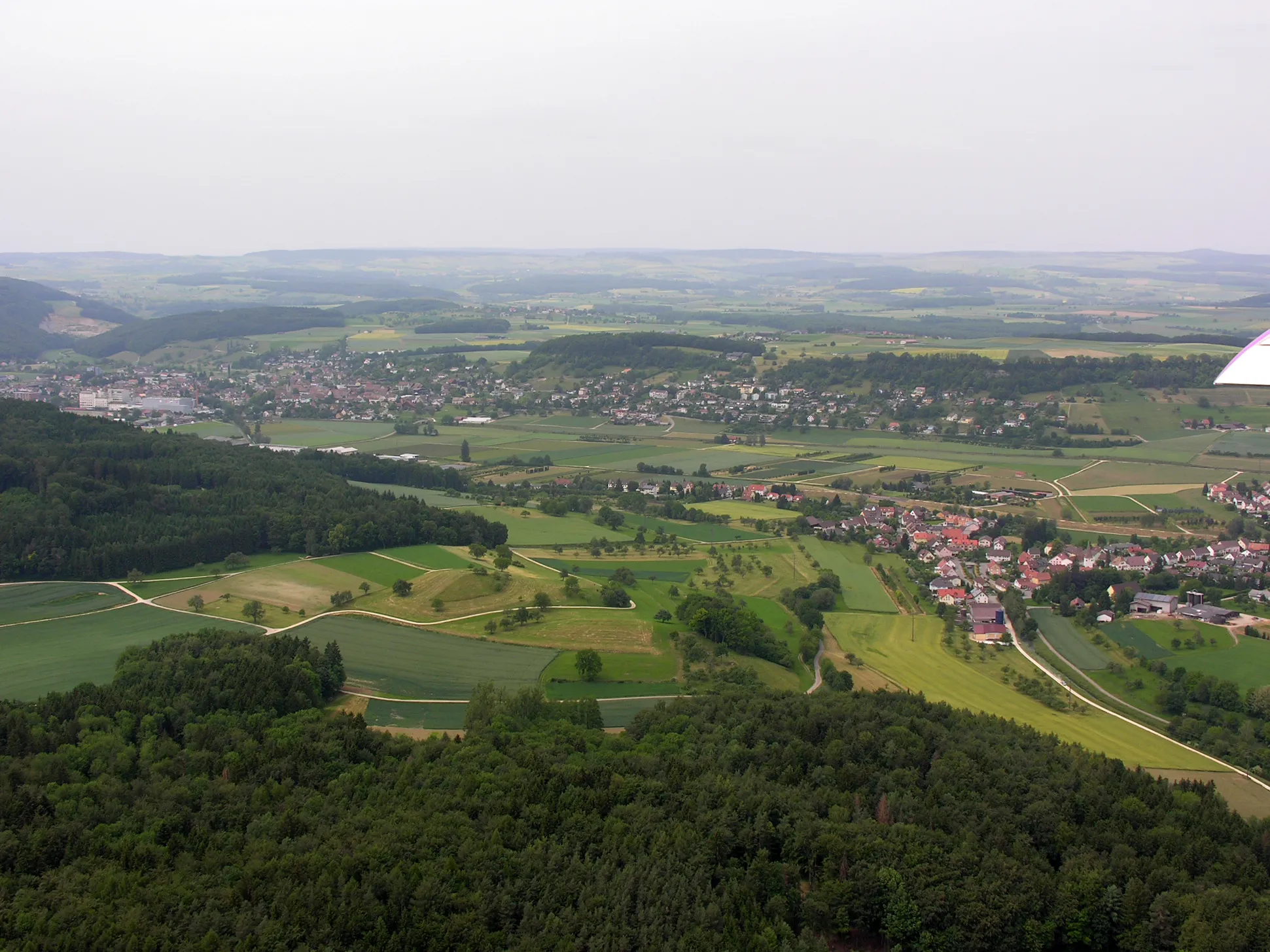 Photo showing: Germany, Baden-Württemberg,

Bietingen (Germany) and Thayngen (Switzerland)