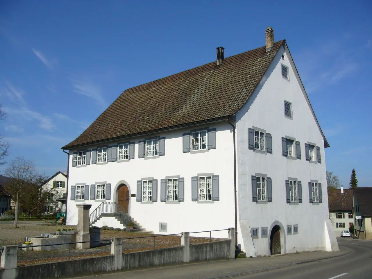 Photo showing: House Wasen in Wagenhausen, village in the canton of Thurgau, Switzerland. Pictrue taken by Peter Berger. April 7, 2007.