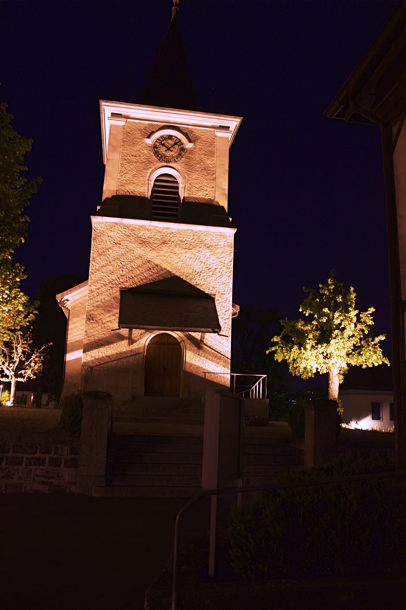 Photo showing: Church of Ecublens by night