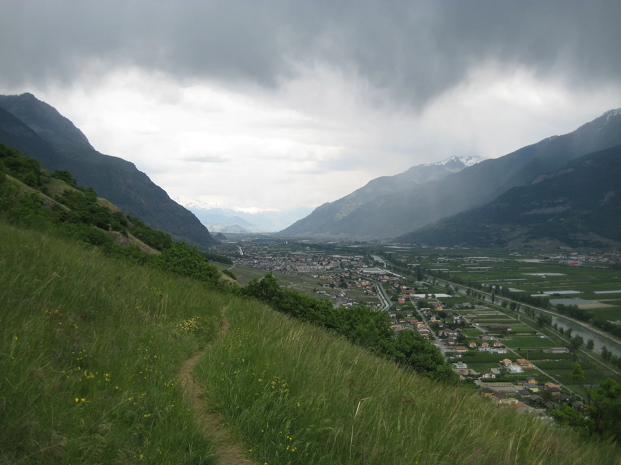 Photo showing: Commune de Fully vue depuis les Follatères (Valais, Suisse)