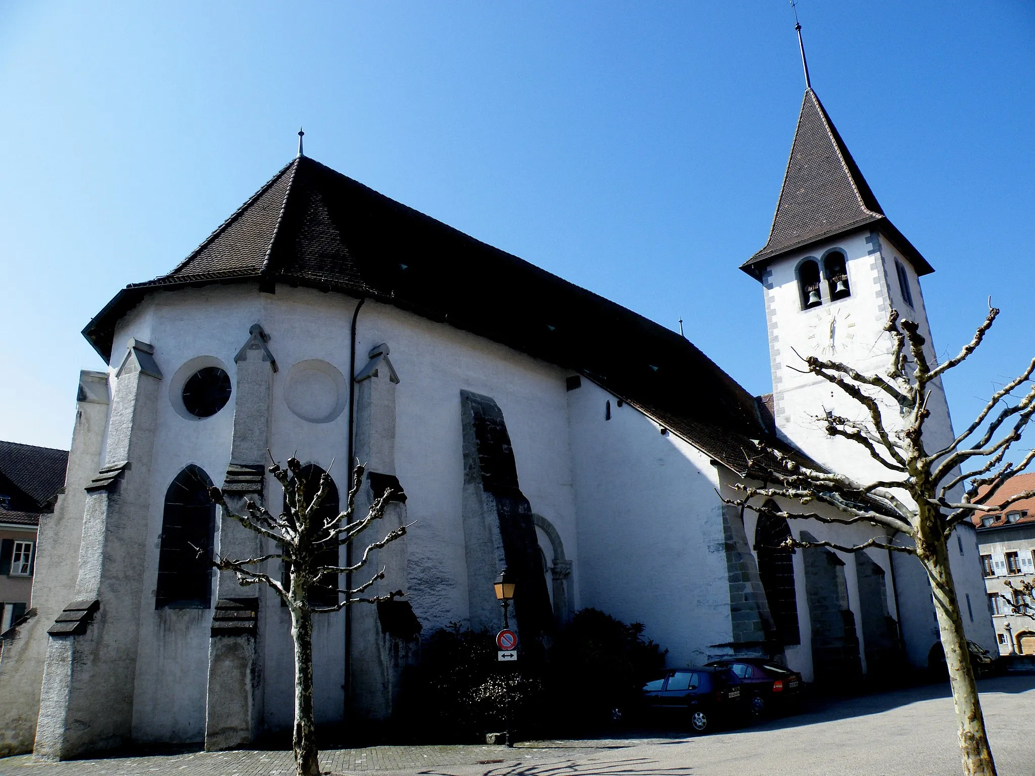 Photo showing: 11th century church, Lutry, Switzerland