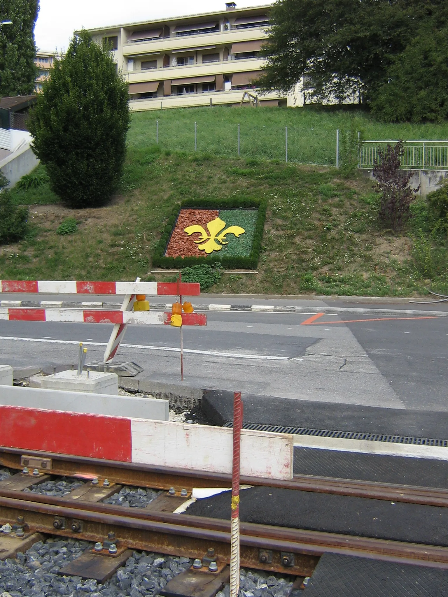 Photo showing: Décoration, armoiries de la commune de Prilly en face du chantier de la gare d'Union-Prilly