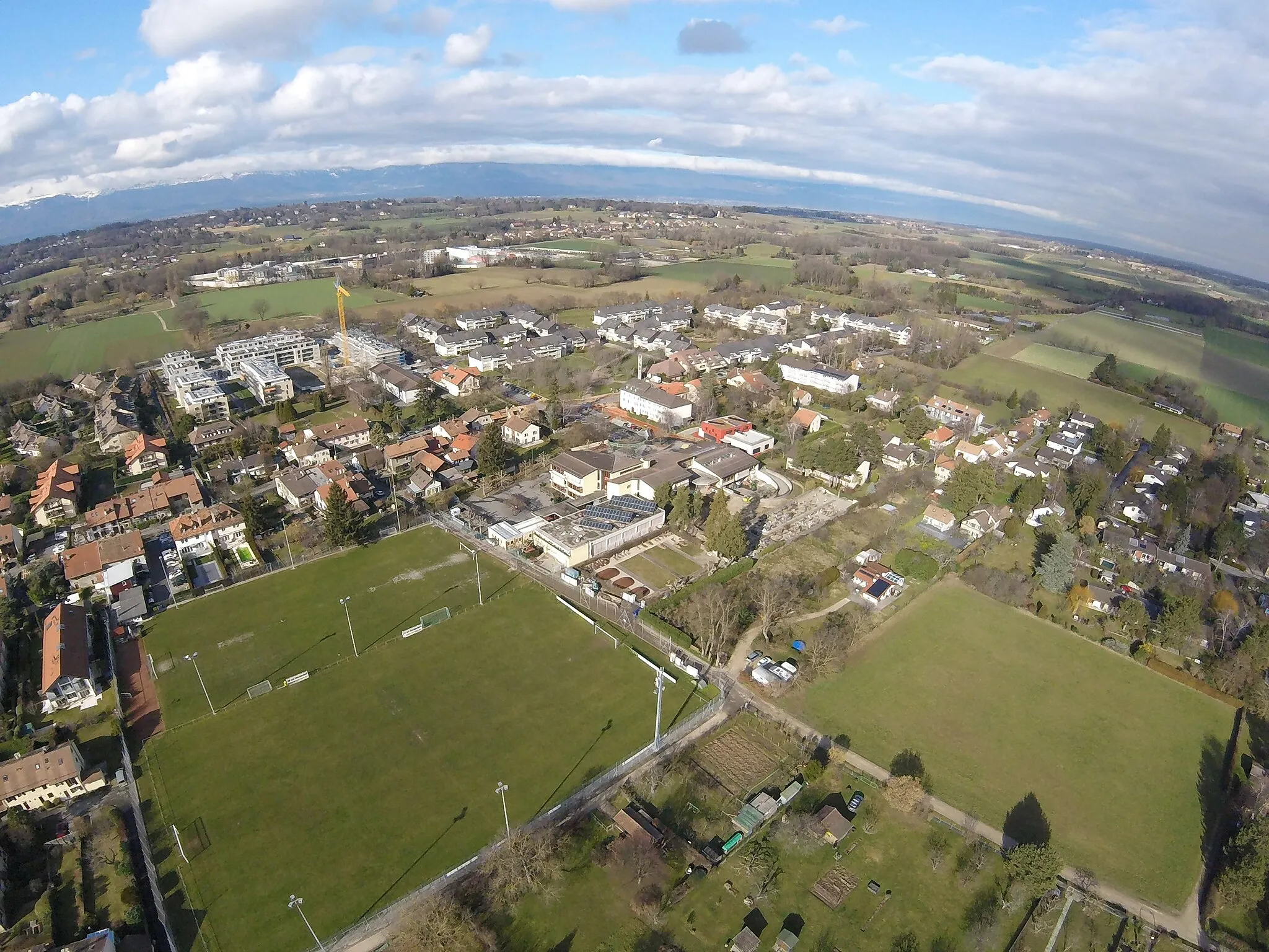 Photo showing: Puplinge, aerial view