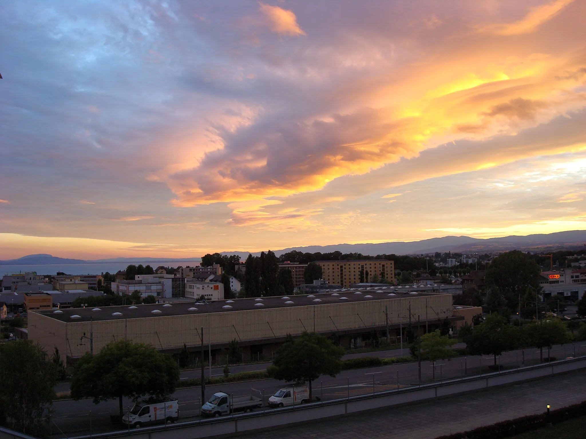 Photo showing: View of Renens close to the night