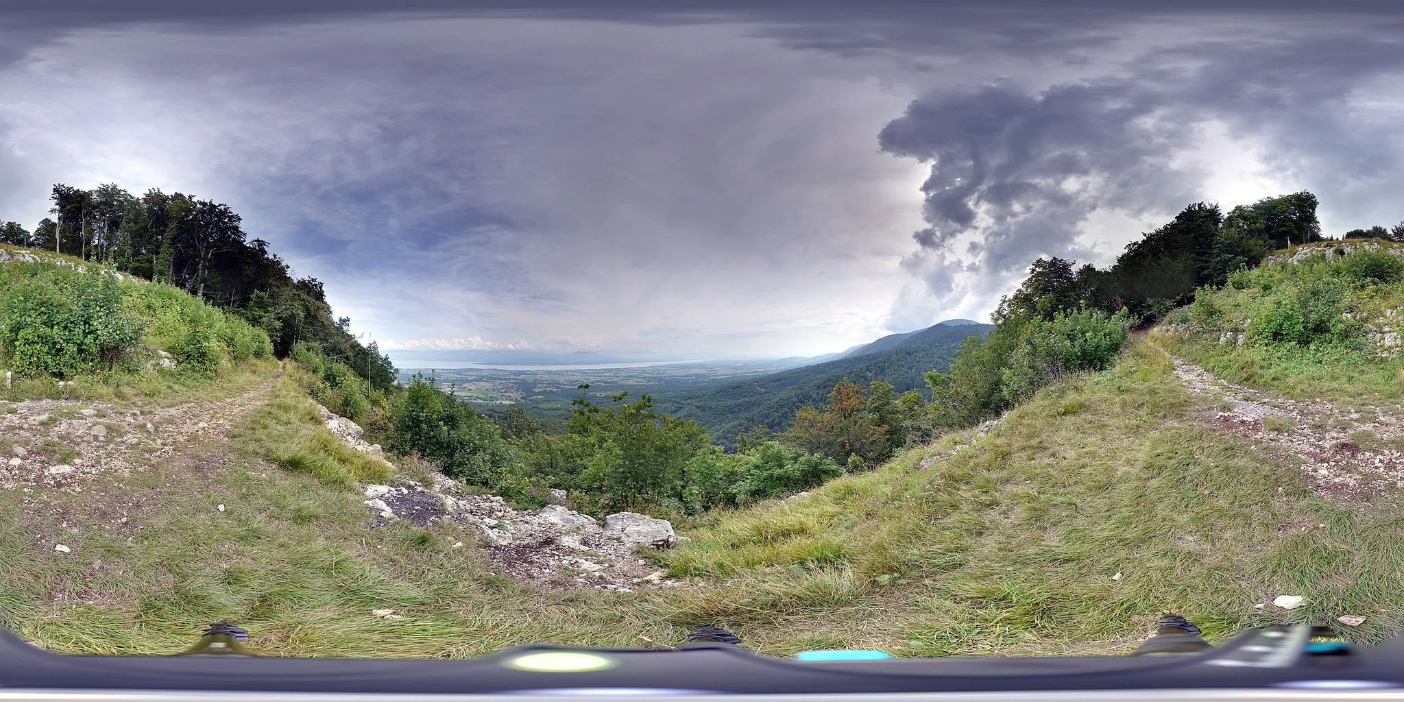 Photo showing: View in 360° panoramic viewer
