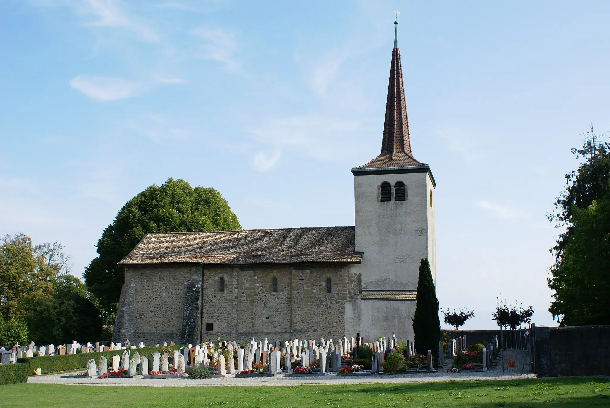 Photo showing: vue latérale du temple et du cimetière de St-Prex (Suisse)