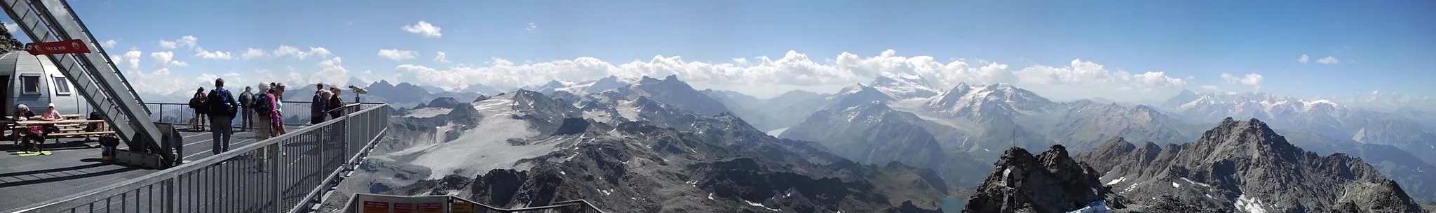 Photo showing: The 180 ° Panorama in 3323 meters altitude on the Mont Fort in Verbier