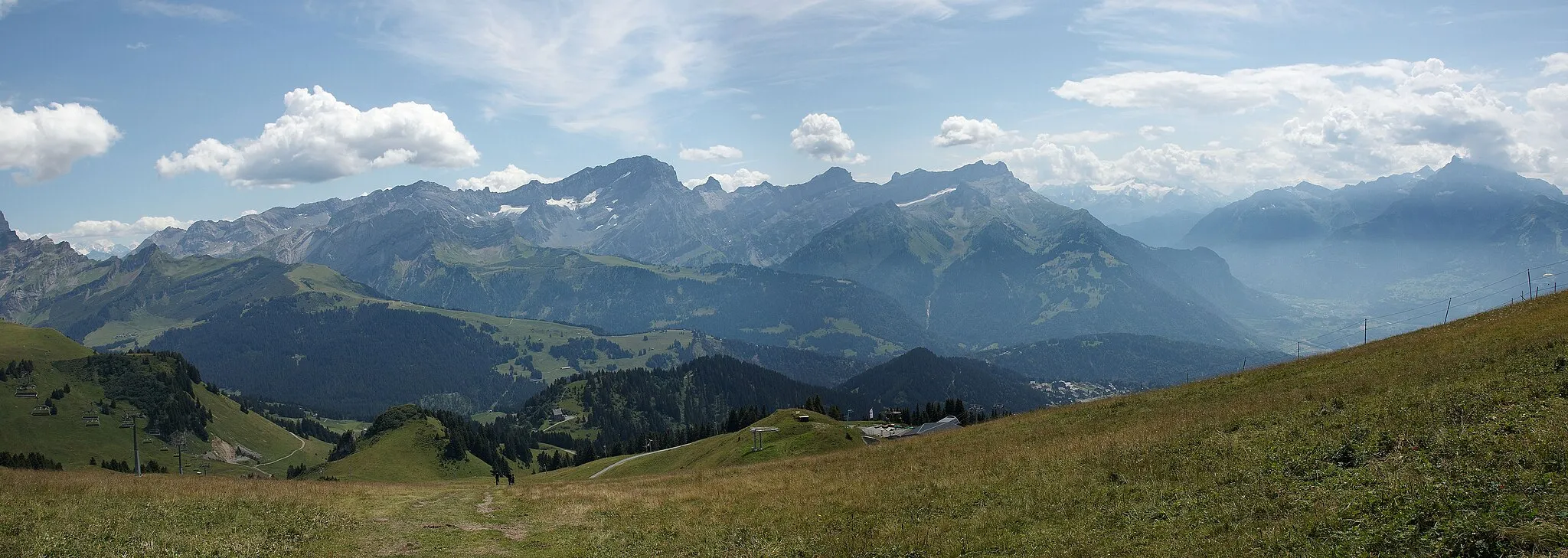 Photo showing: Mountains seen from Villars-sur-Ollon, Switzerland