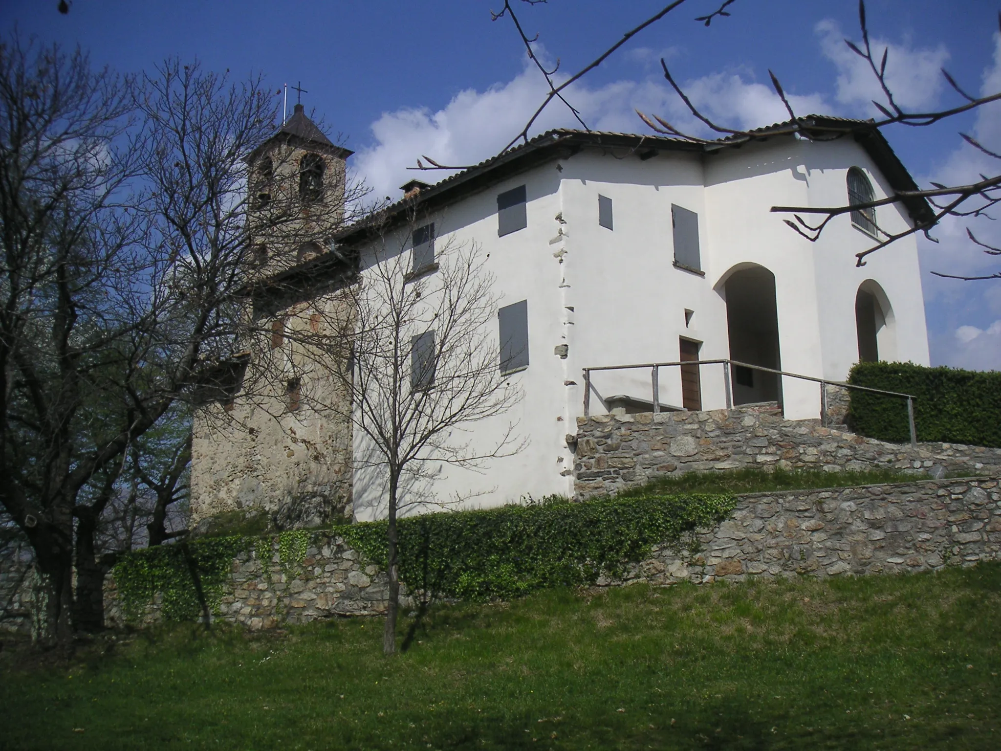 Photo showing: Oratorio di San Bernardo di Chiaravalle a Comano