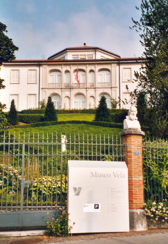 Photo showing: Aufnahme 26. Juli 2005, Museo Vela in Ligornetto, Kanton Tessin, Schweiz. Fotograf Peter Berger (selbst fotografiert). Lizenzstatus "GNU-FDL"