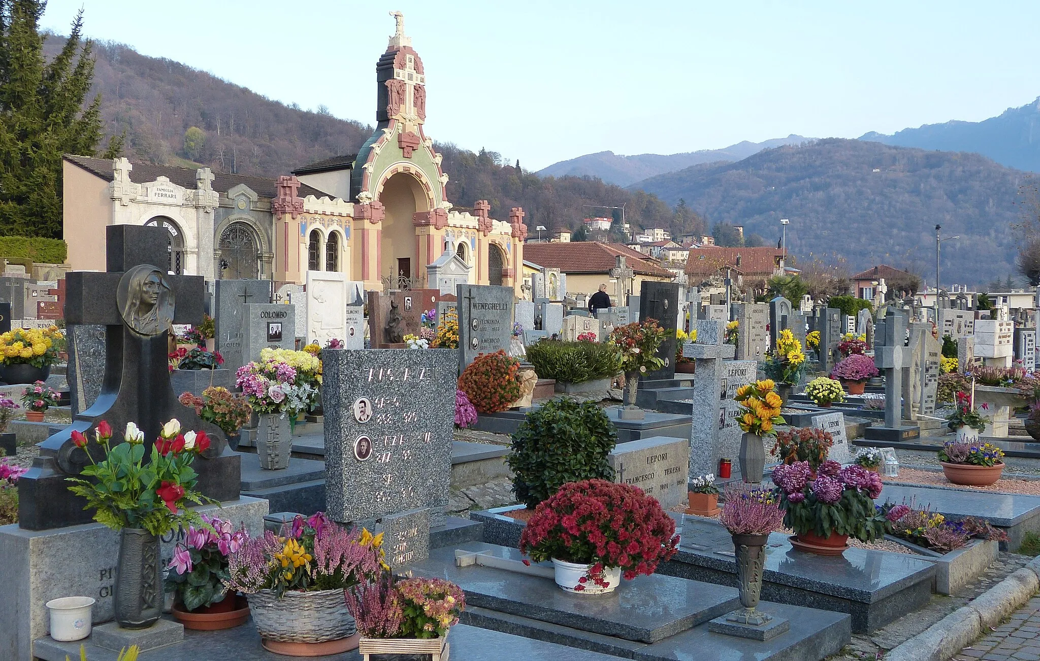 Photo showing: Cemetery in Tesserete, Switzerland